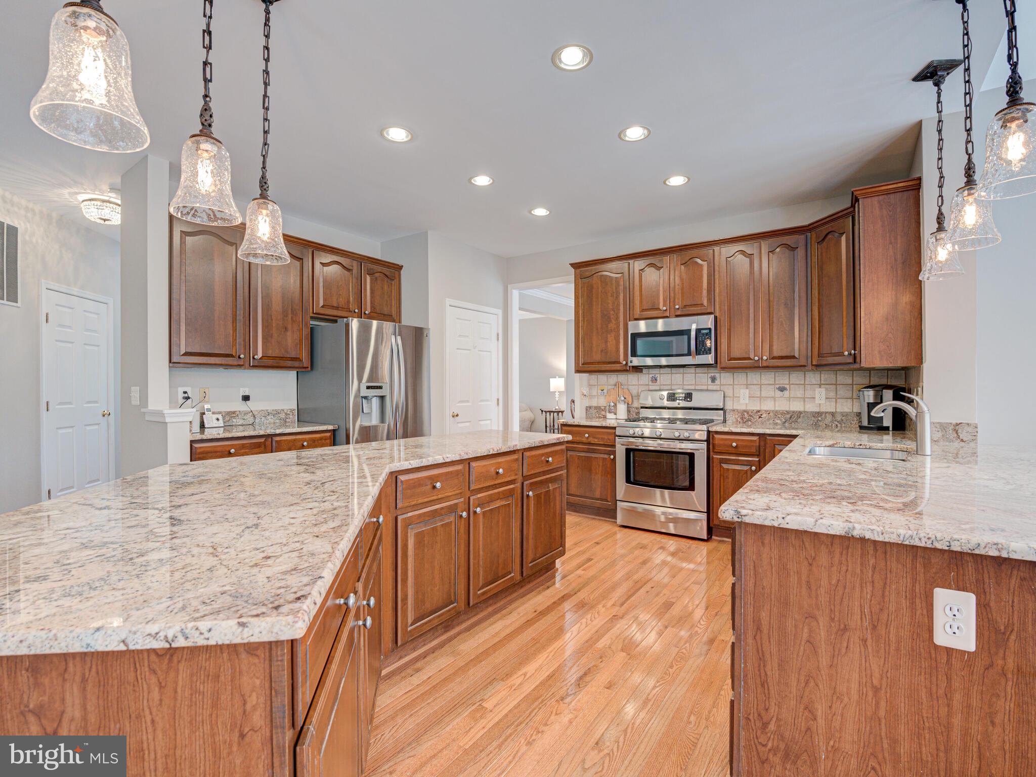 ASHBURN MANOR - Residential