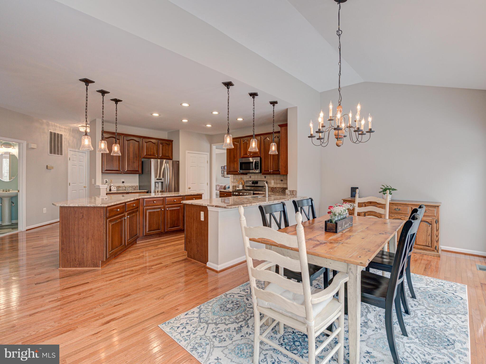 ASHBURN MANOR - Residential