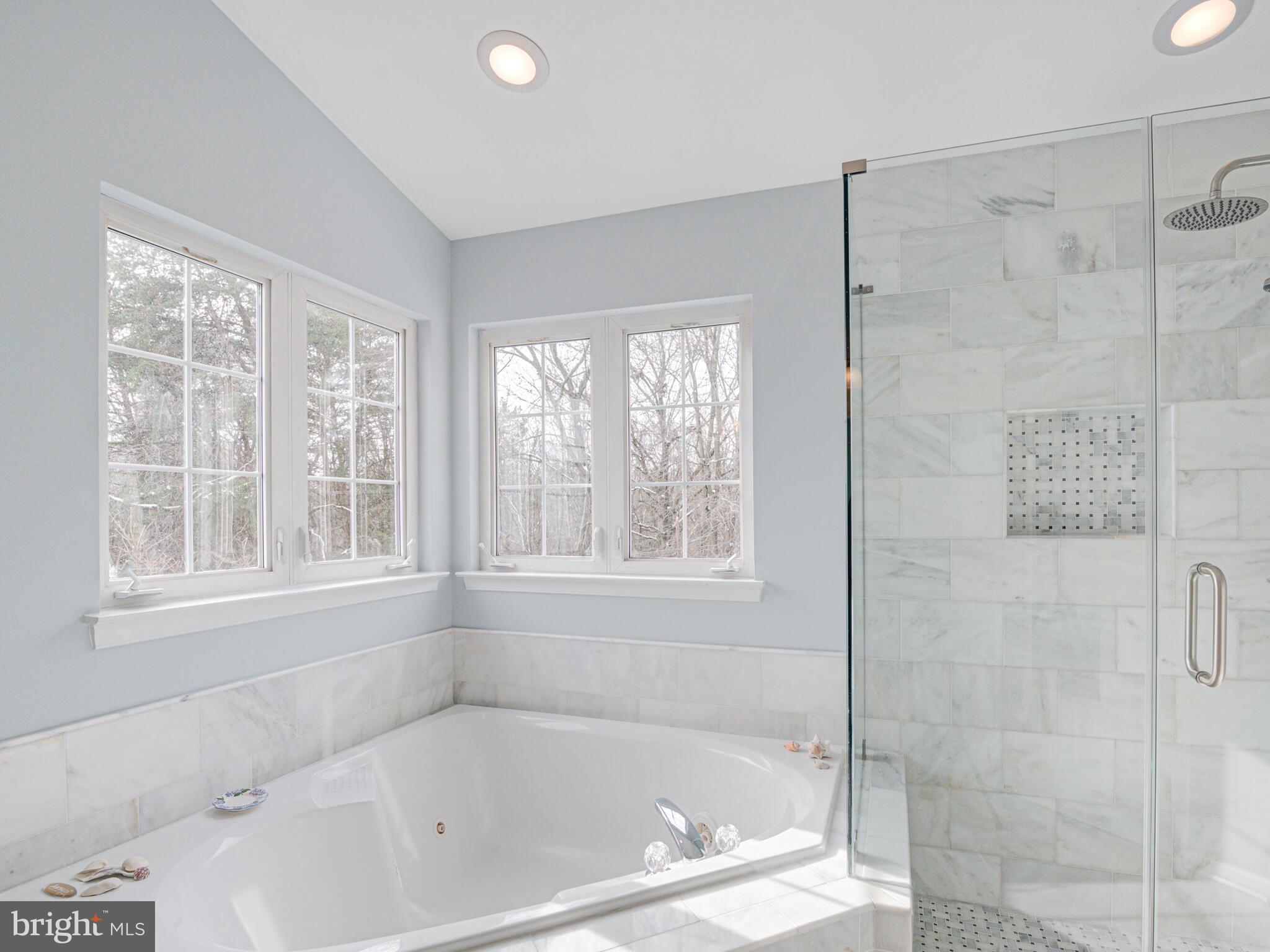 ASHBURN MANOR - Residential