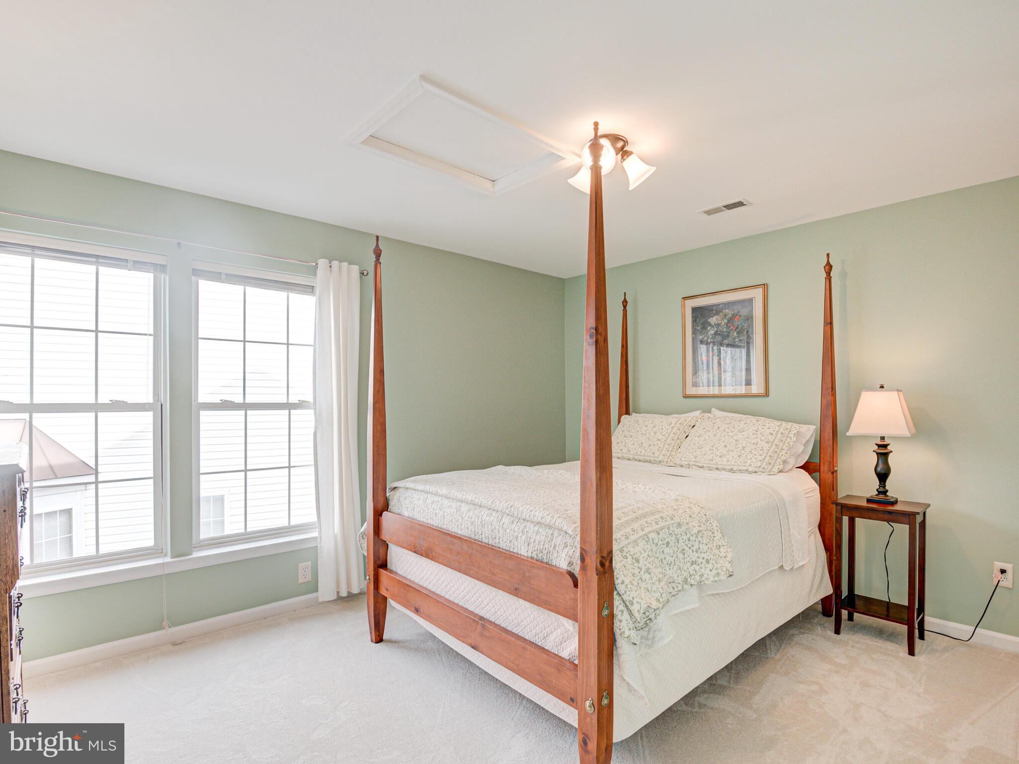 ASHBURN MANOR - Residential