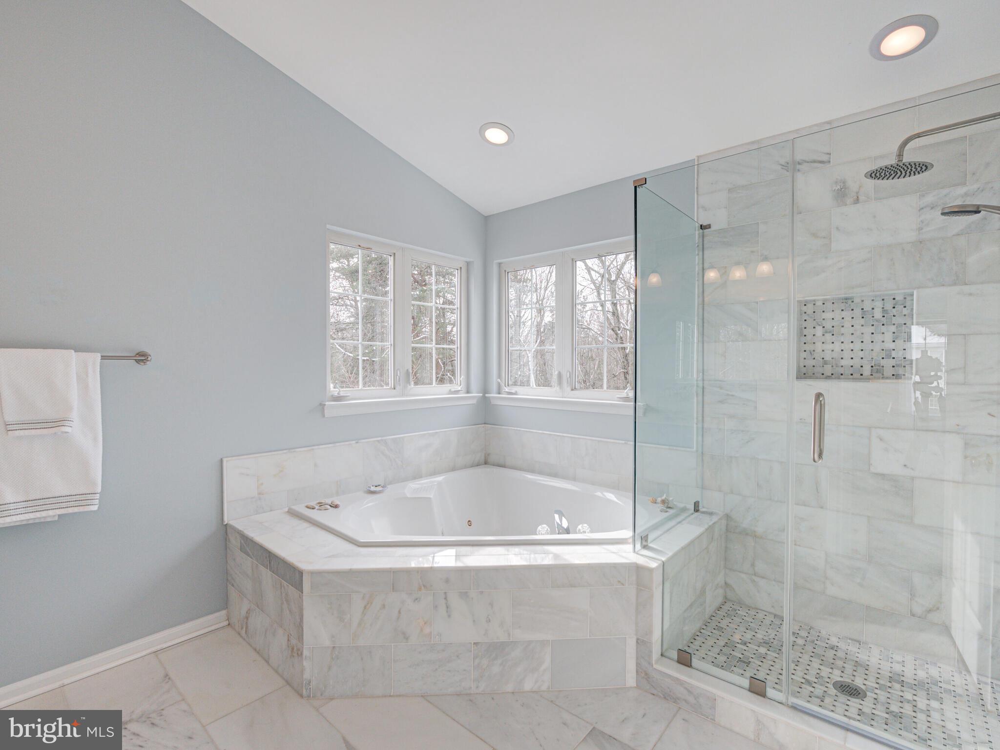 ASHBURN MANOR - Residential