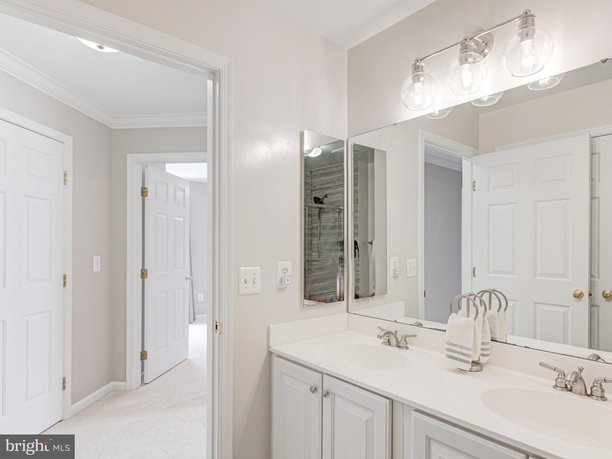 ASHBURN MANOR - Residential