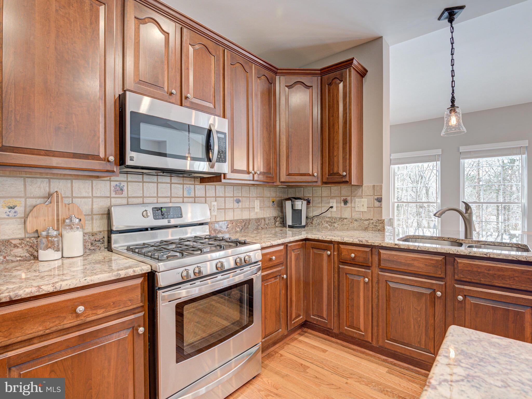 ASHBURN MANOR - Residential