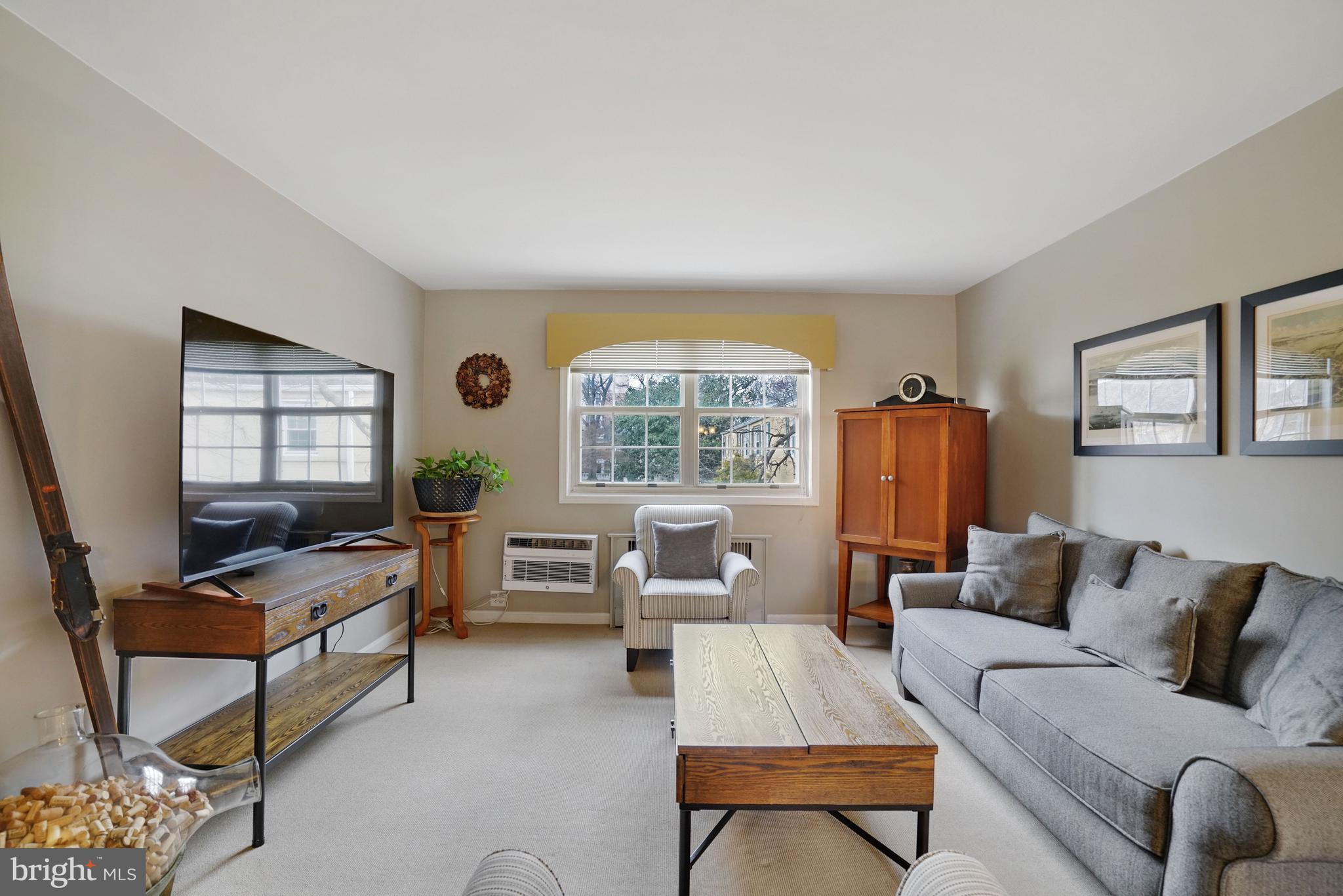 ARLINGTON OAKS - Residential