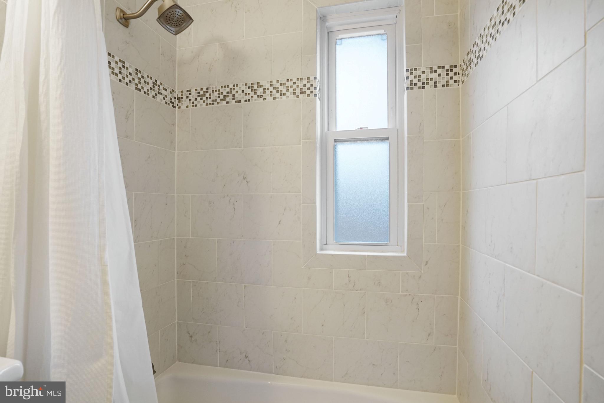 ARLINGTON OAKS - Residential