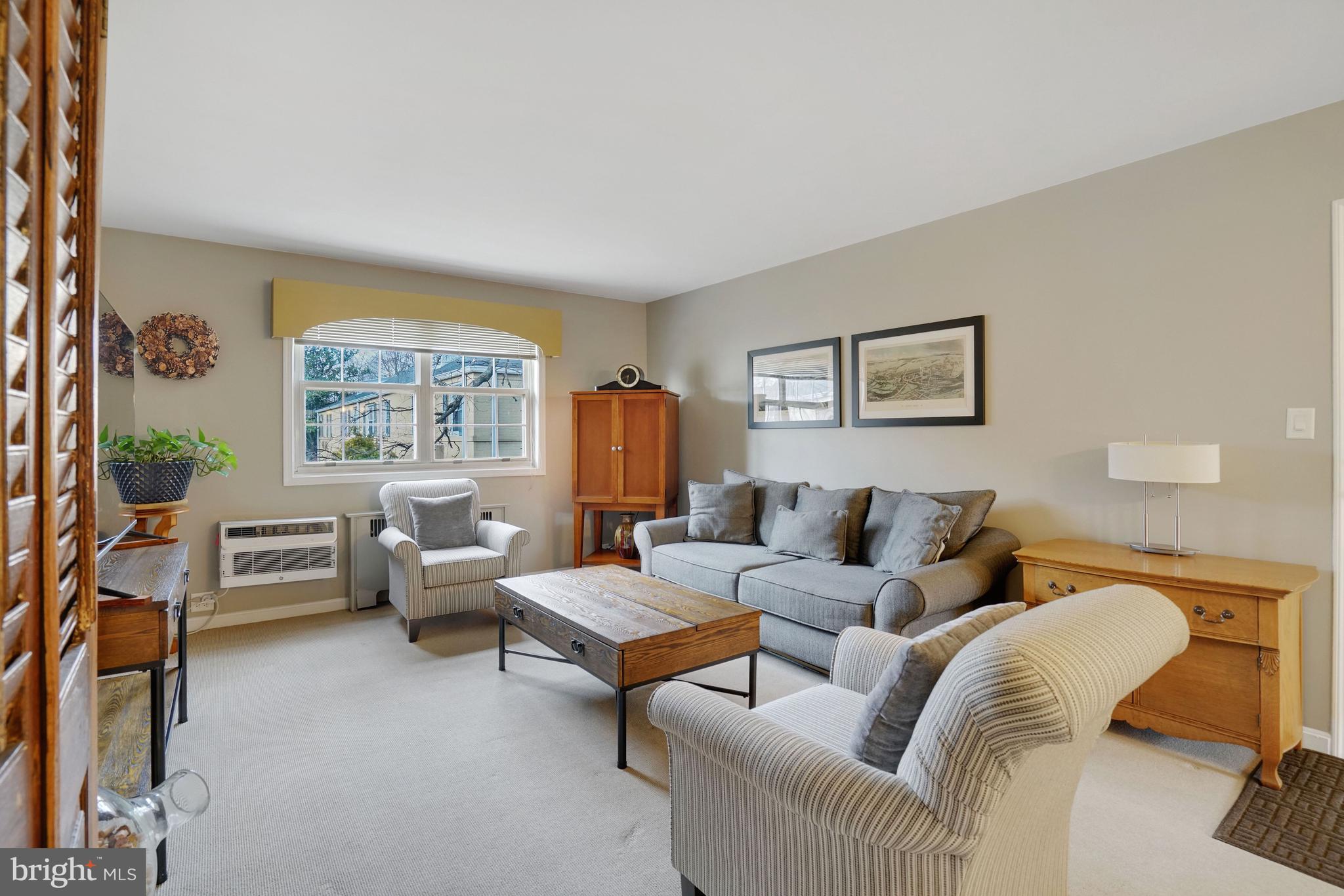 ARLINGTON OAKS - Residential