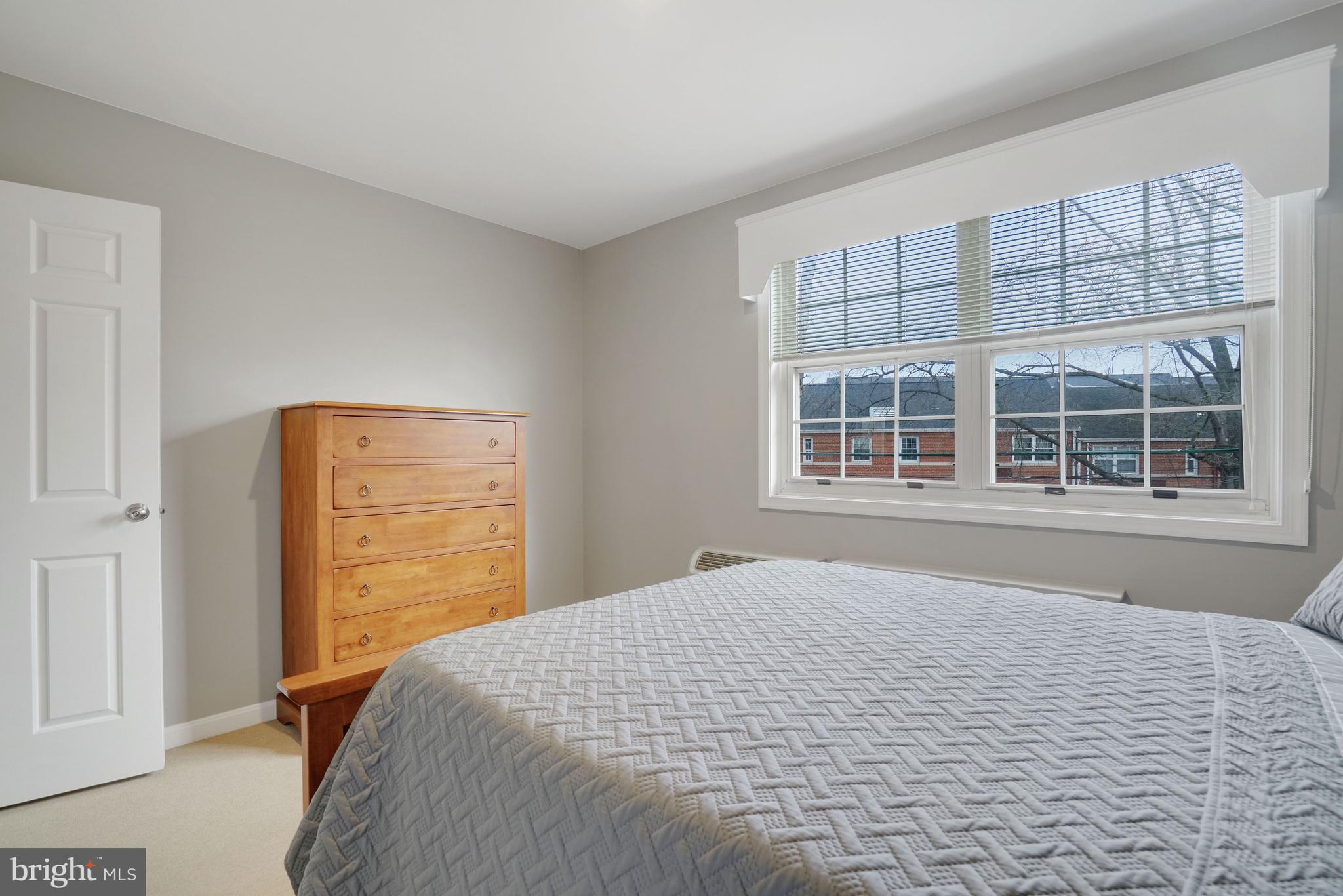 ARLINGTON OAKS - Residential