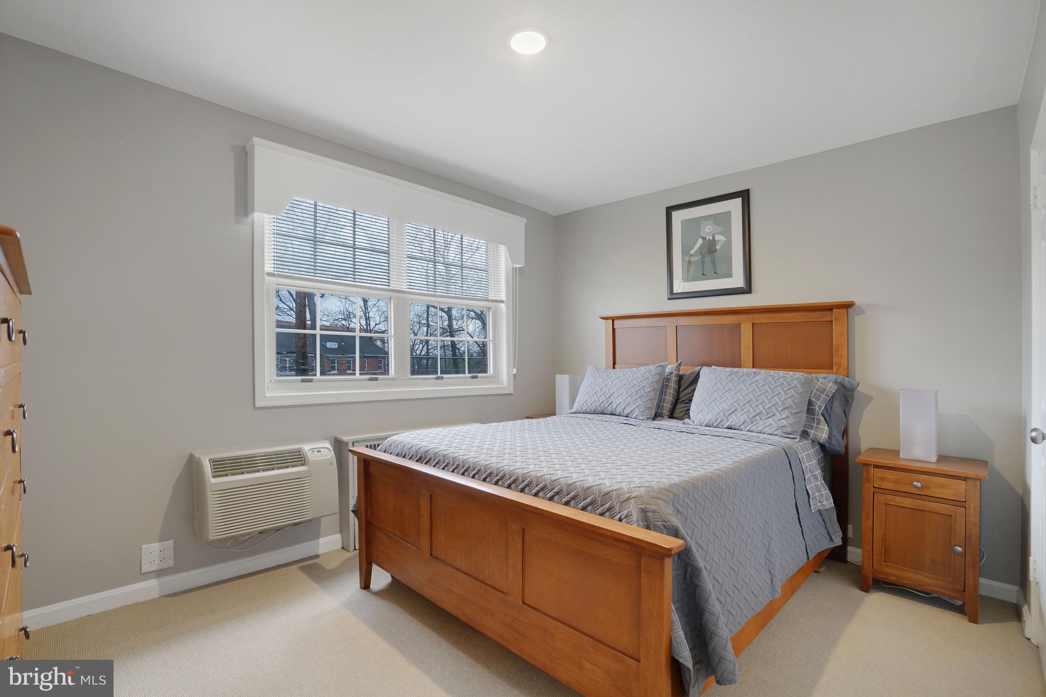 ARLINGTON OAKS - Residential