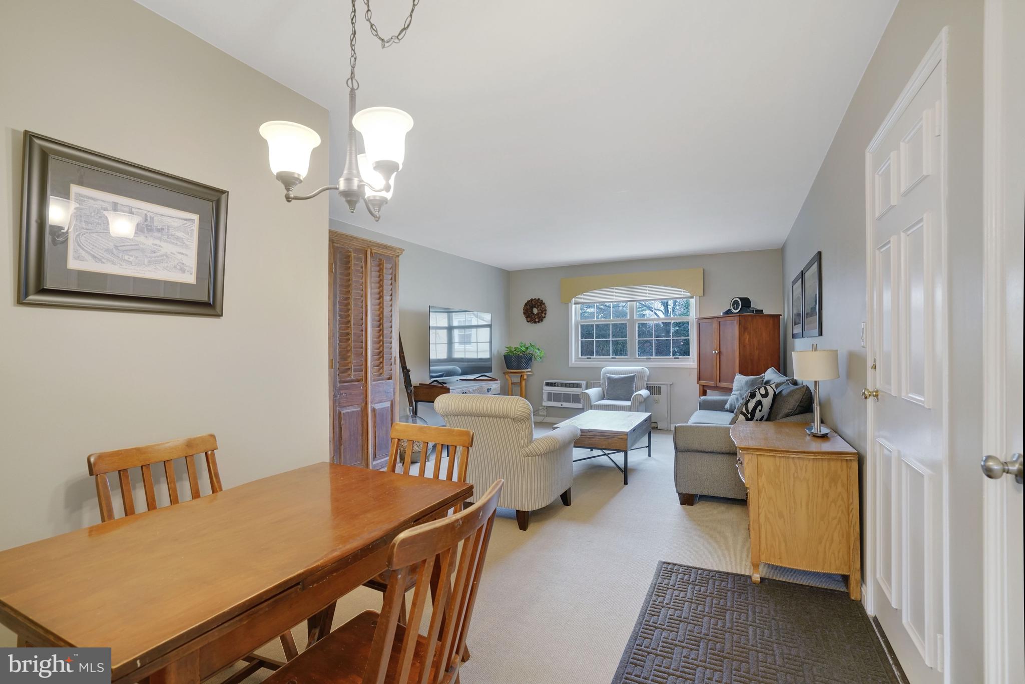 ARLINGTON OAKS - Residential