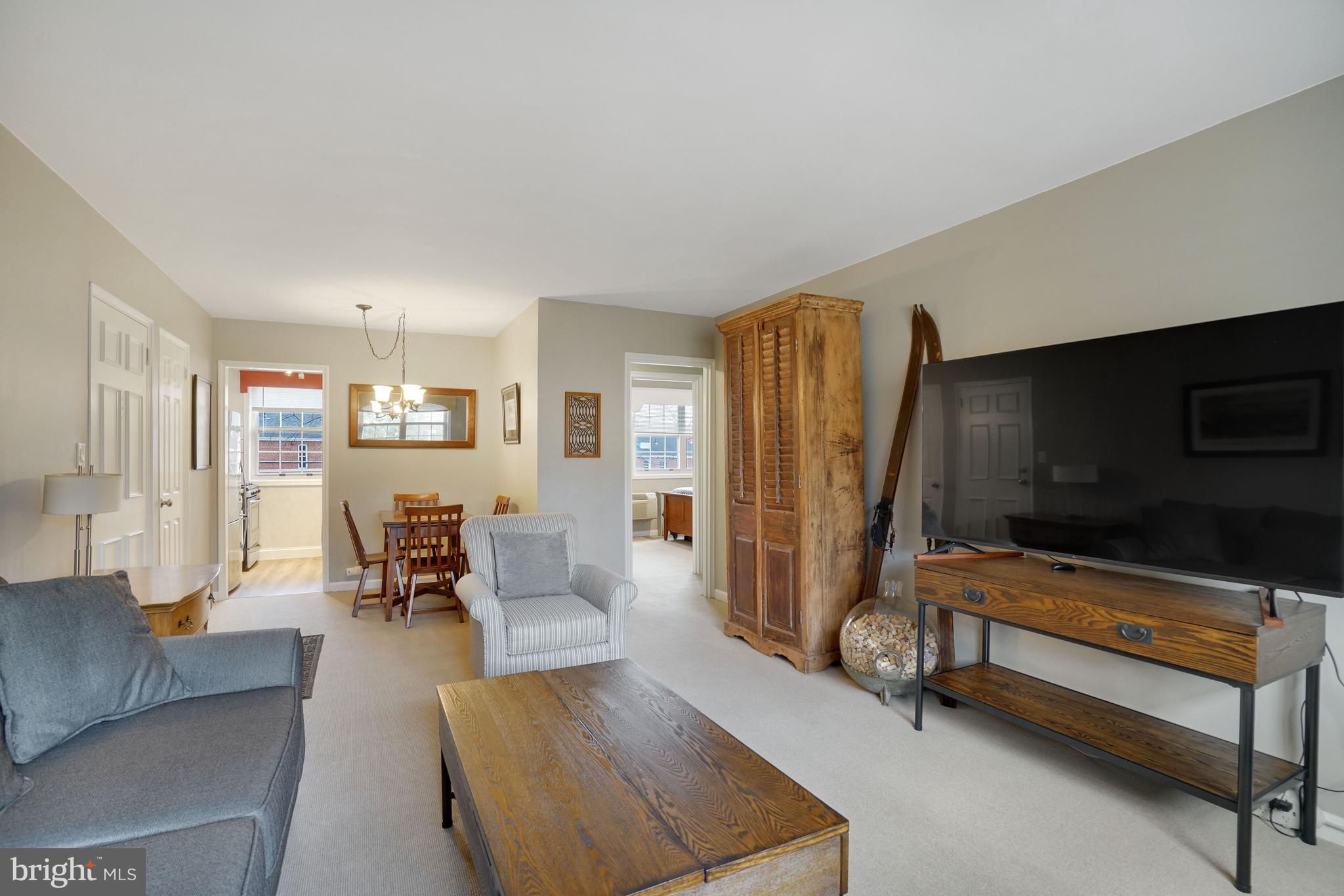 ARLINGTON OAKS - Residential