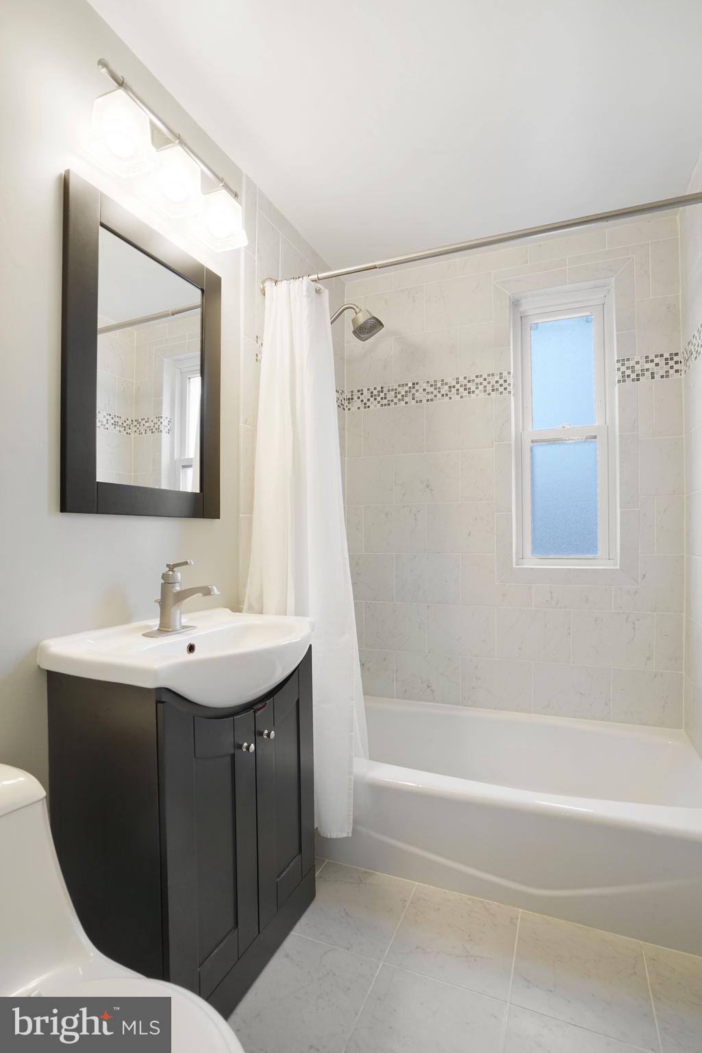 ARLINGTON OAKS - Residential