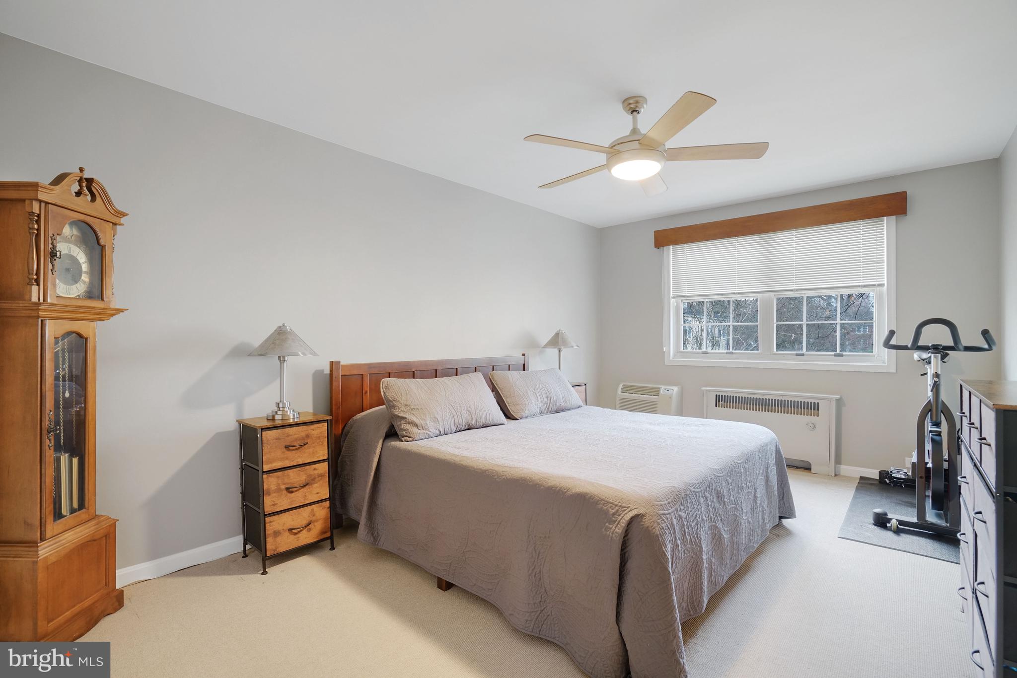 ARLINGTON OAKS - Residential