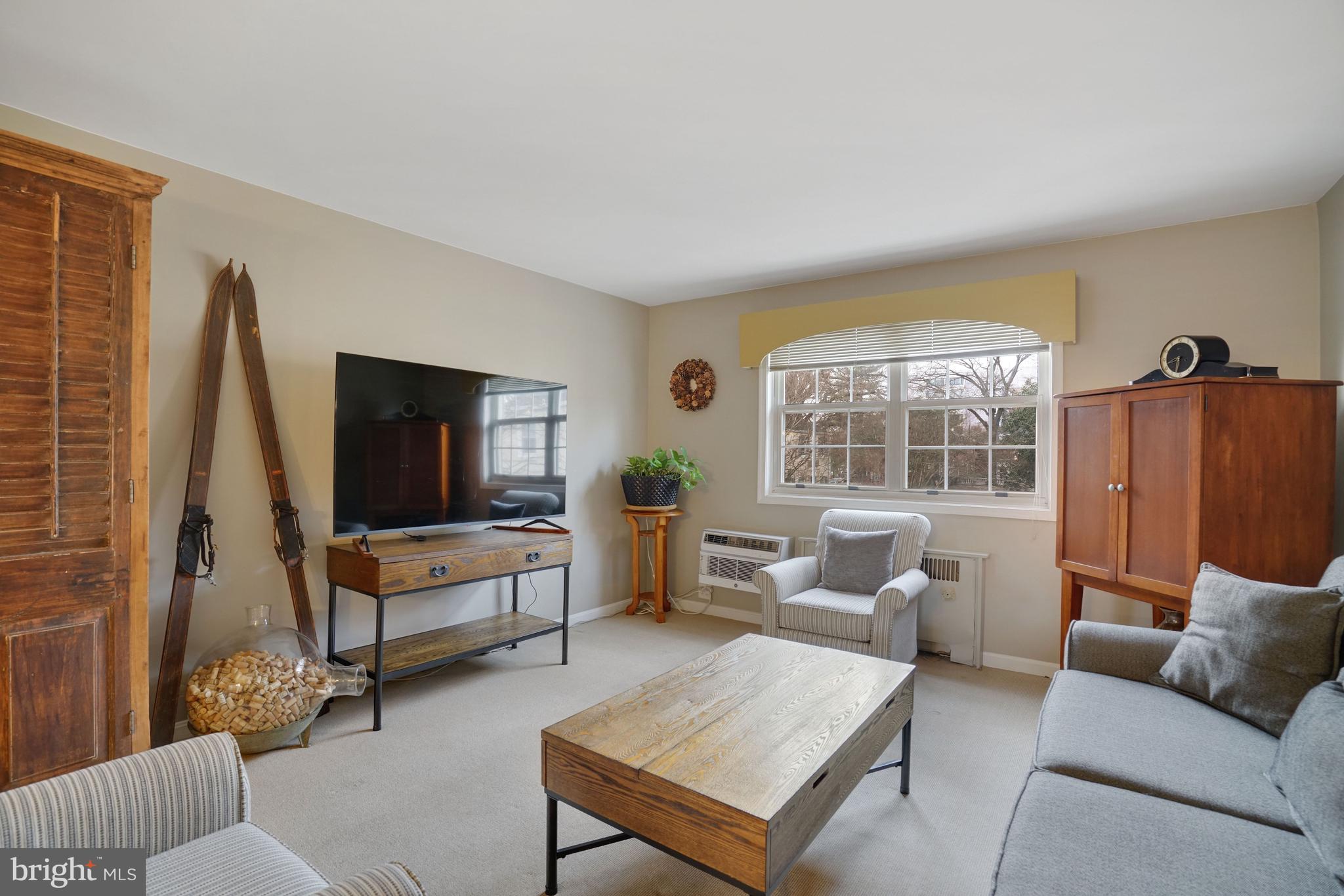 ARLINGTON OAKS - Residential