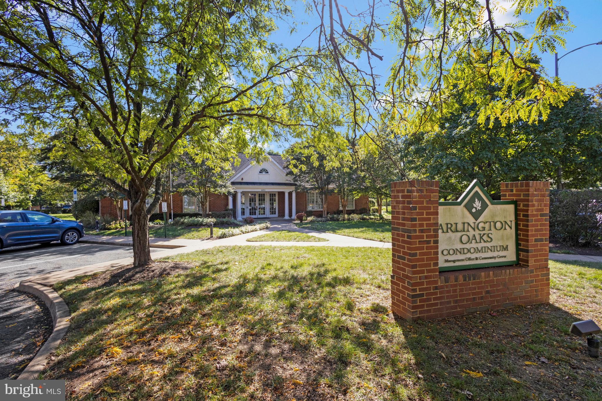 ARLINGTON OAKS - Residential