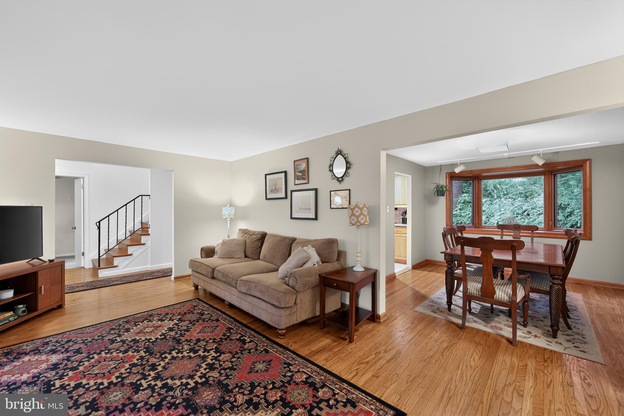 37 N LONGPOINT LANE