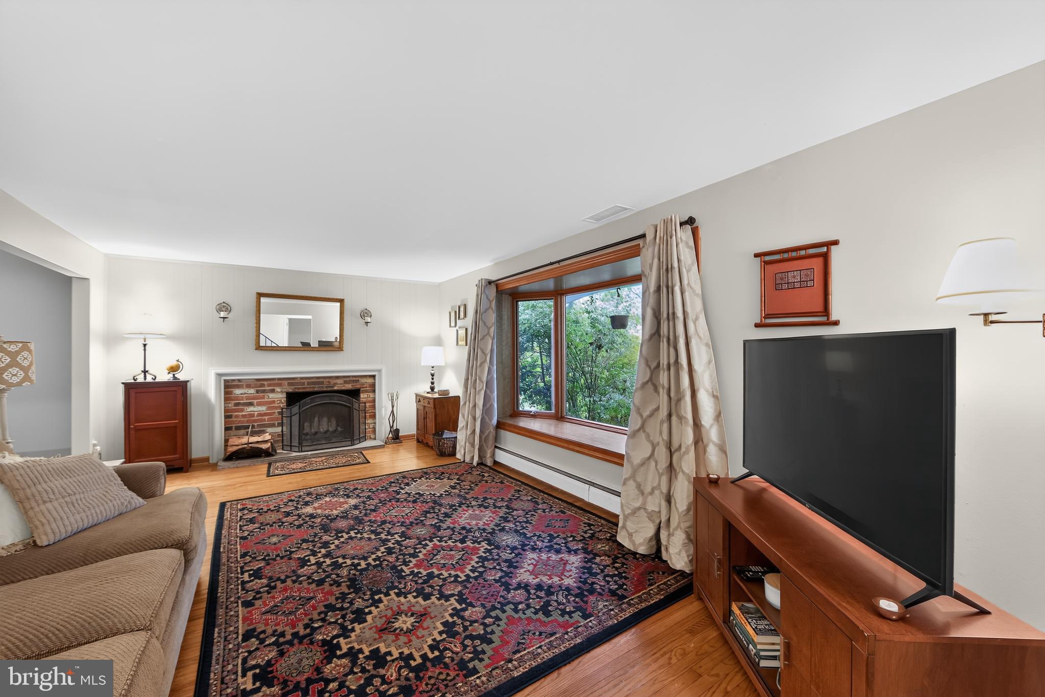 37 N LONGPOINT LANE