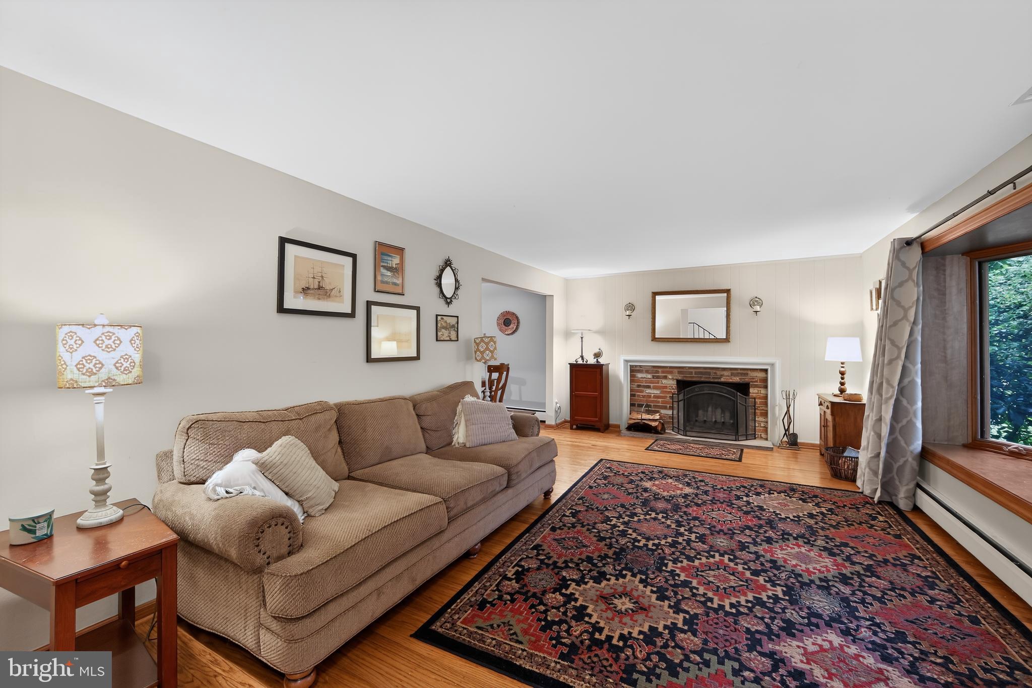 37 N LONGPOINT LANE