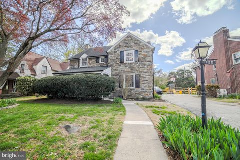 Photo of 128 Henley Road, WYNNEWOOD, PA 19096 (MLS # PAMC2164778)
