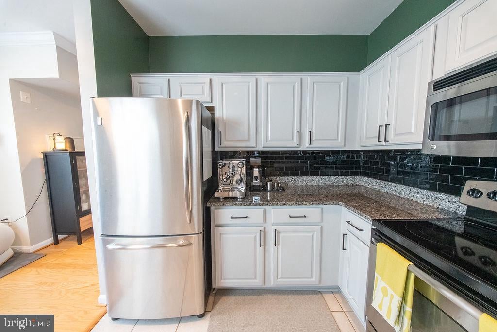 4550 STRUTFIELD LANE 2115
