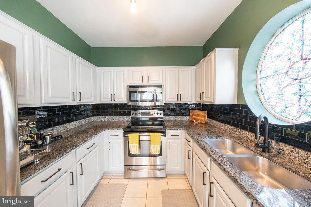 4550 STRUTFIELD LANE 2115