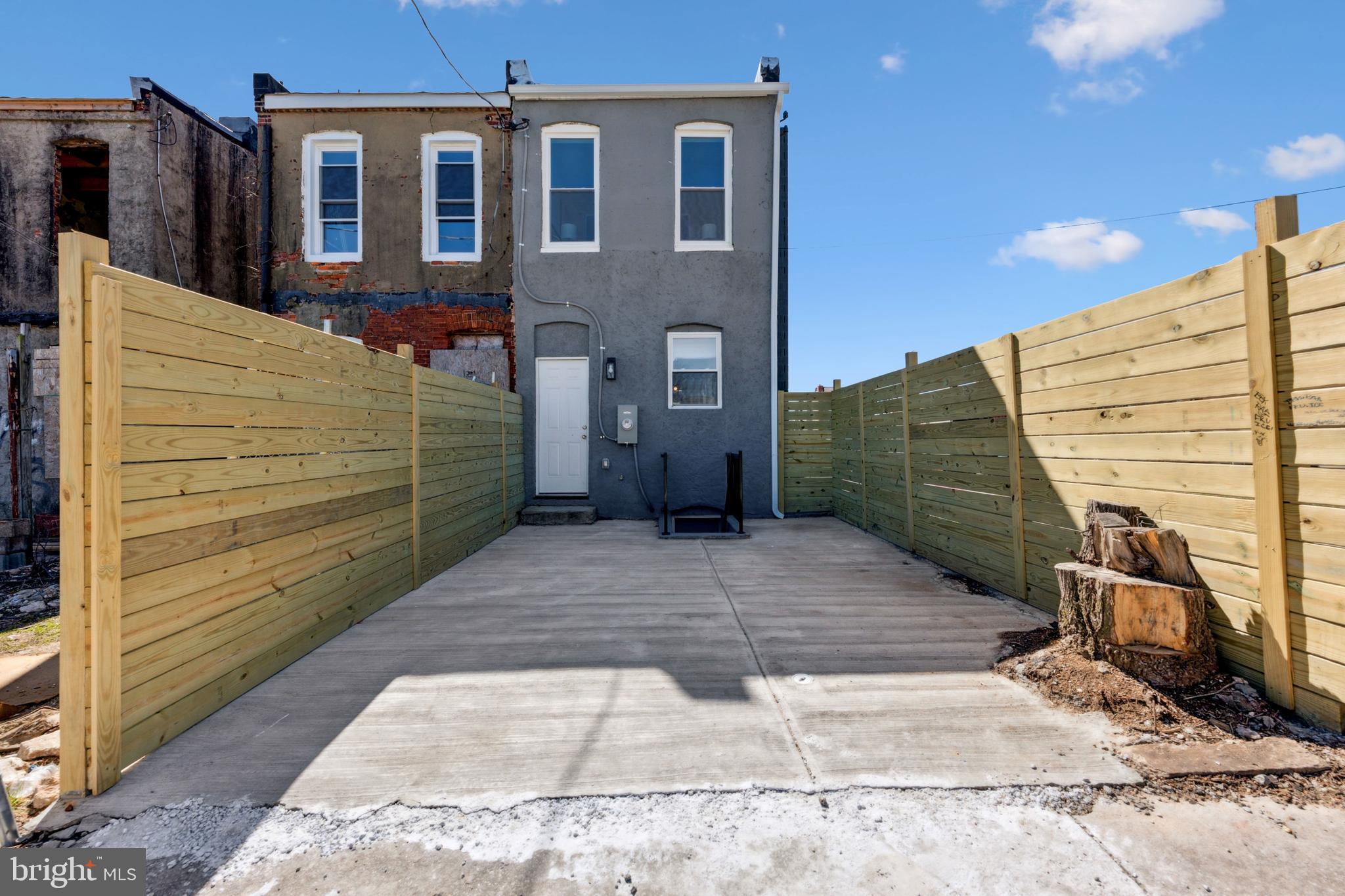 BROADWAY EAST - Residential