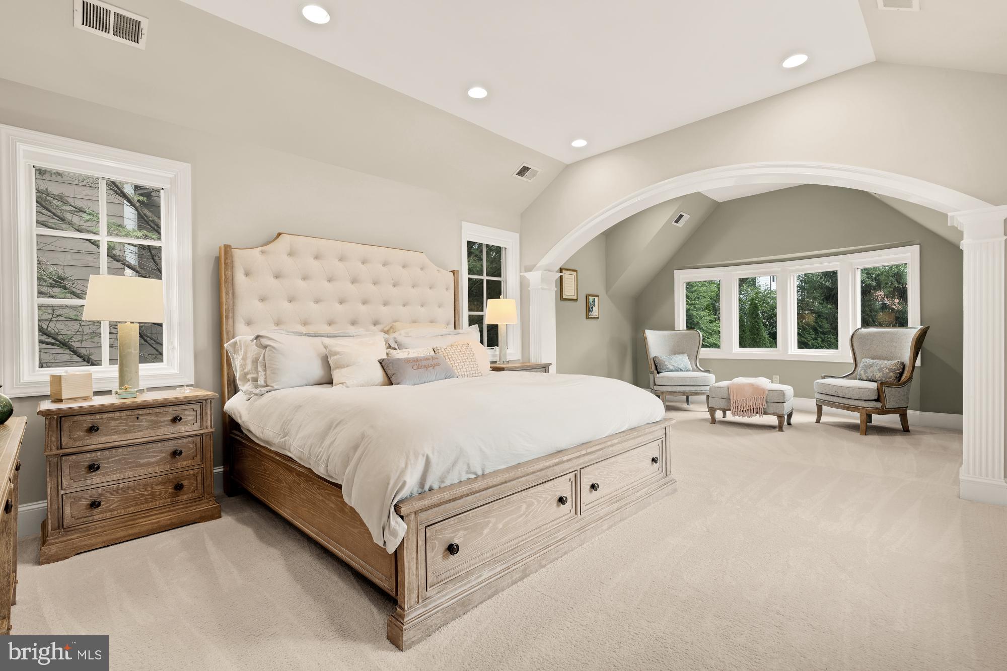 WHITEHALL MANOR - Residential