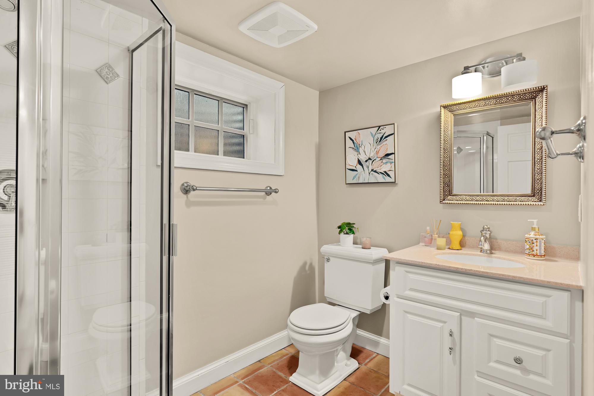 WHITEHALL MANOR - Residential