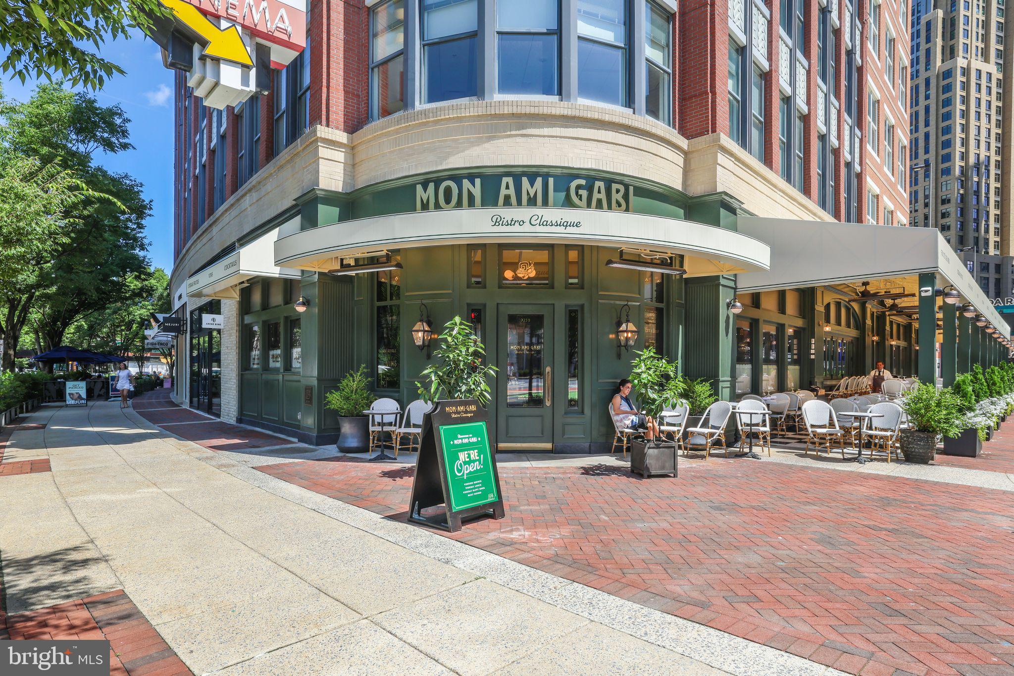 WHITEHALL MANOR - Residential