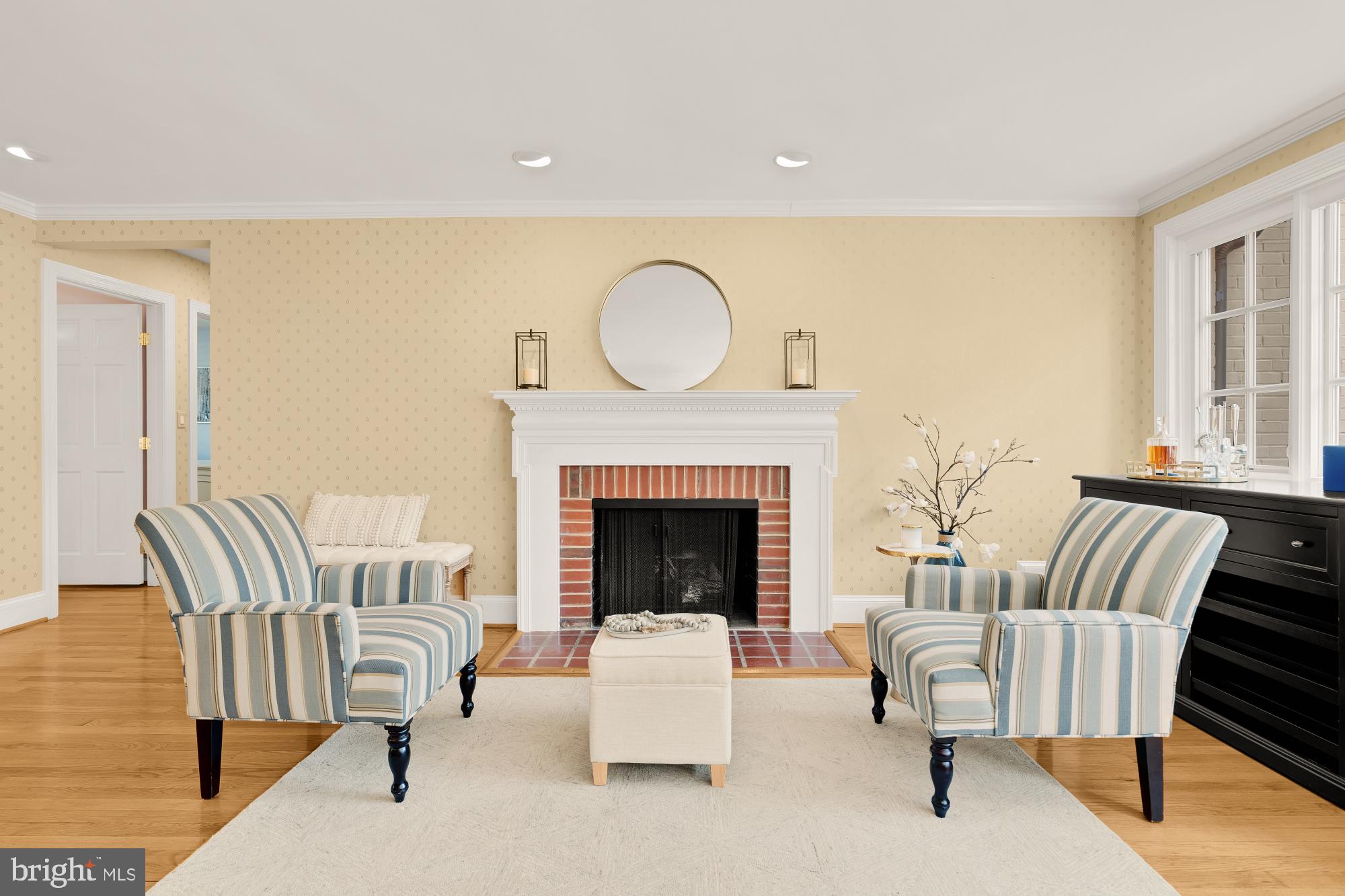 WHITEHALL MANOR - Residential