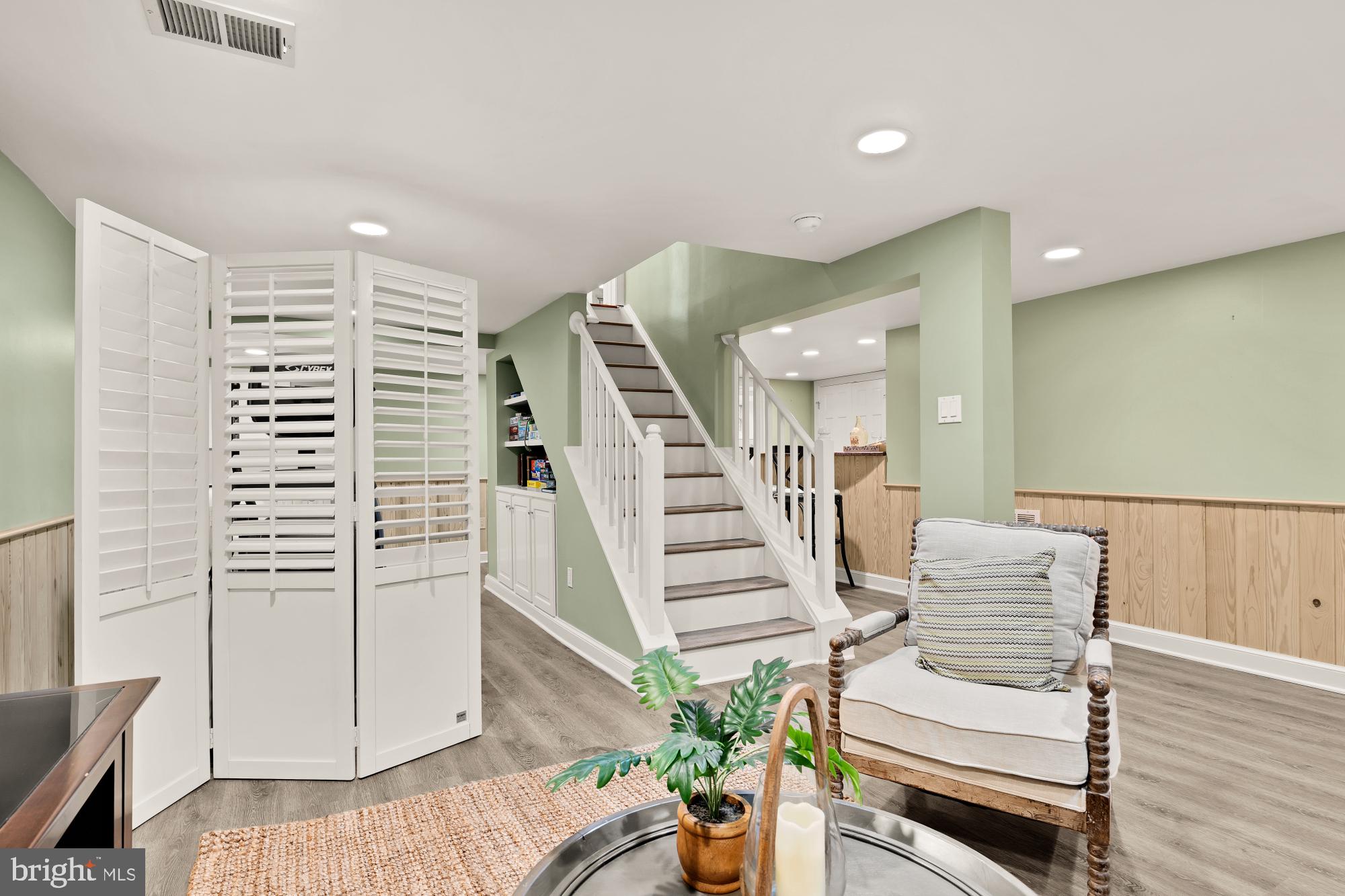 WHITEHALL MANOR - Residential