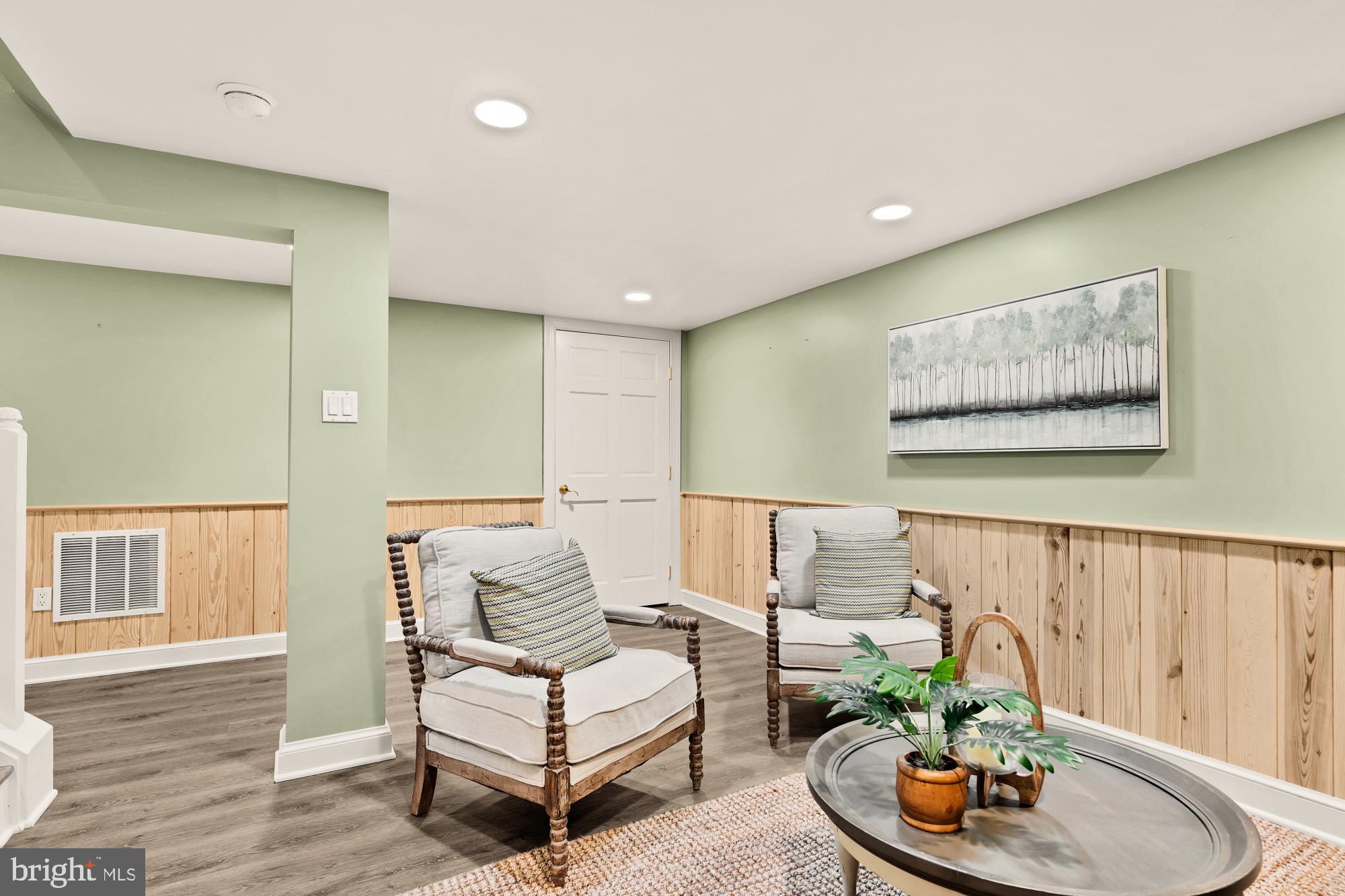 WHITEHALL MANOR - Residential