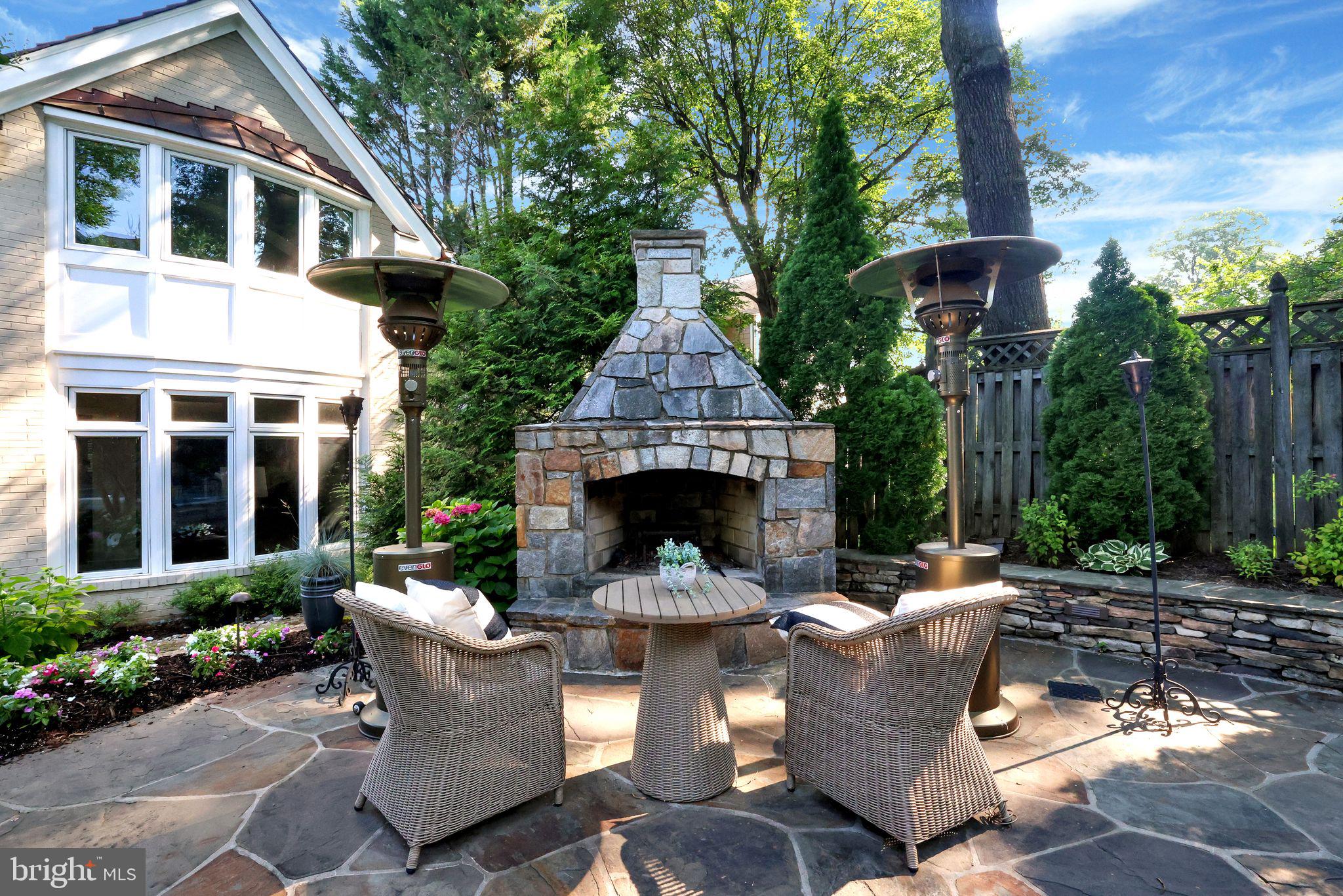 WHITEHALL MANOR - Residential