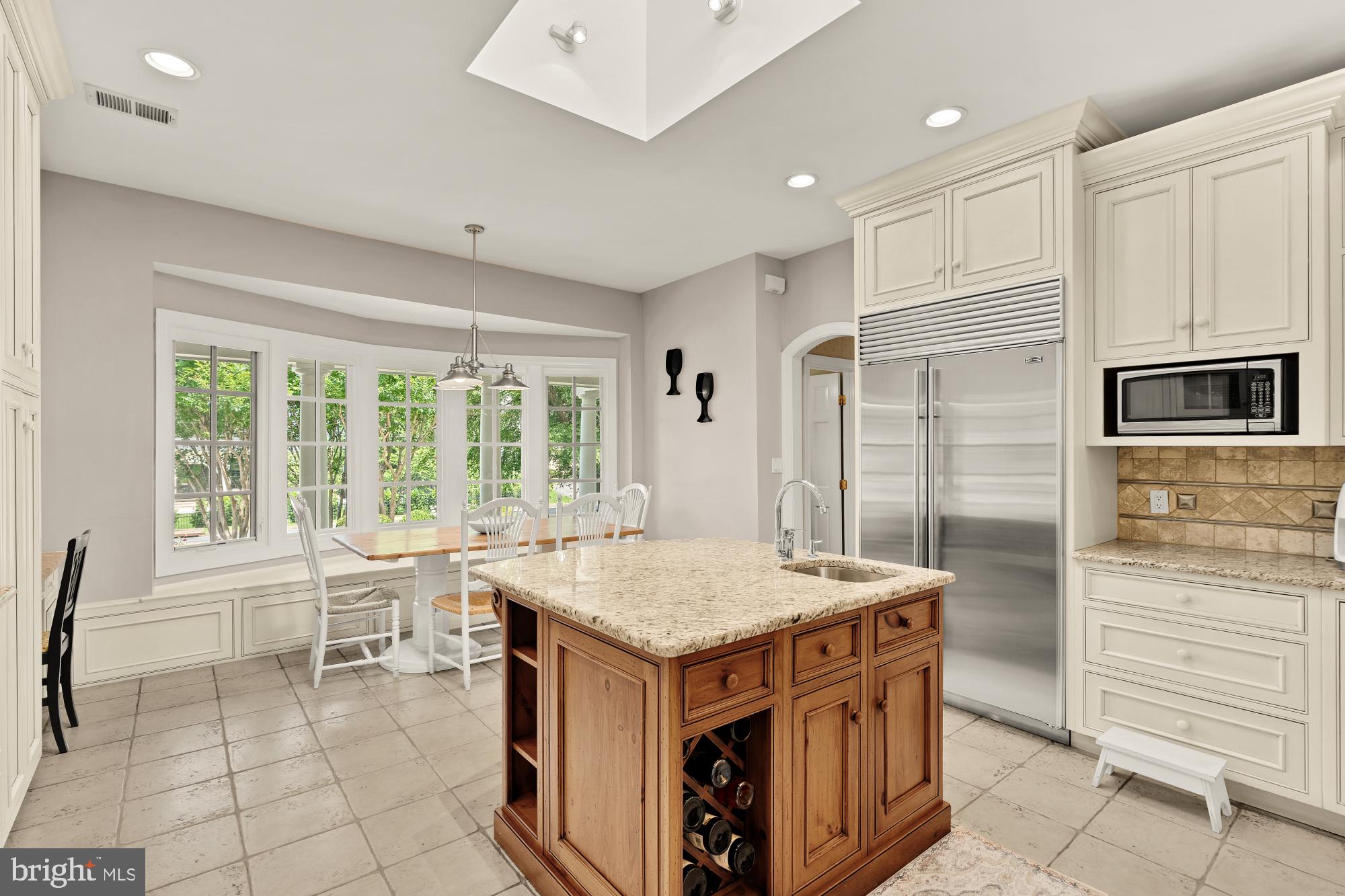 WHITEHALL MANOR - Residential