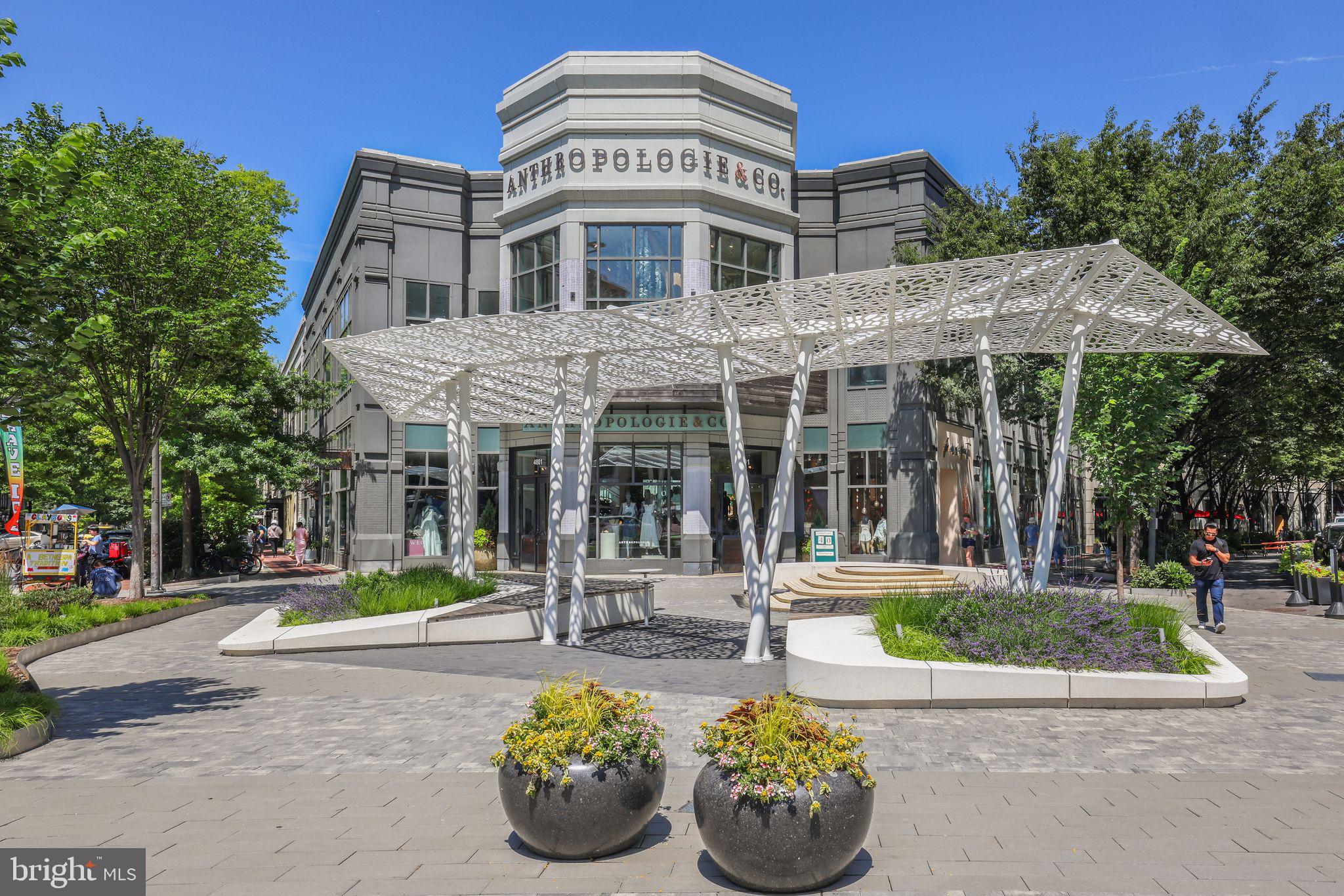 WHITEHALL MANOR - Residential