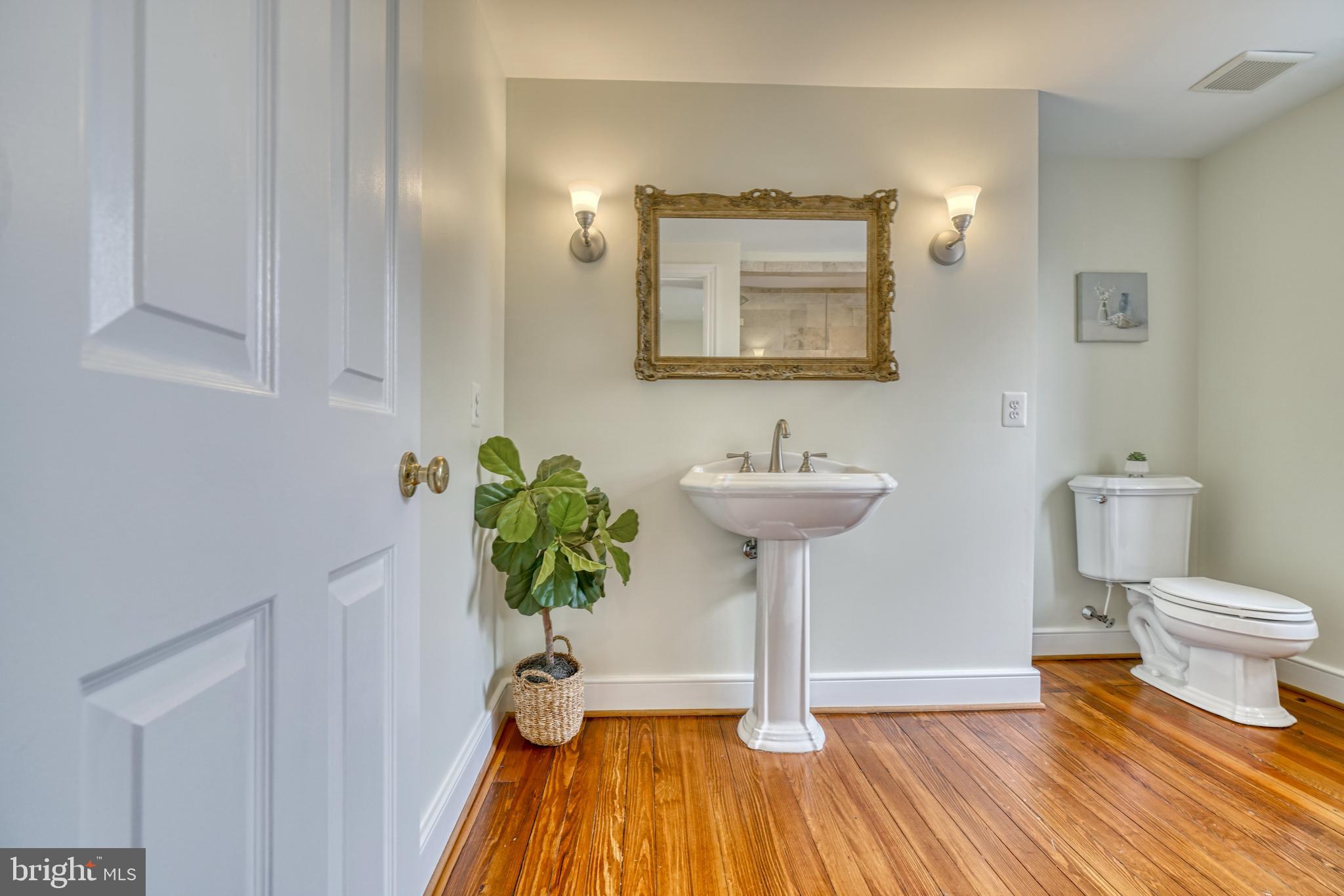 FELLS POINT HISTORIC DISTRICT - Residential Lease