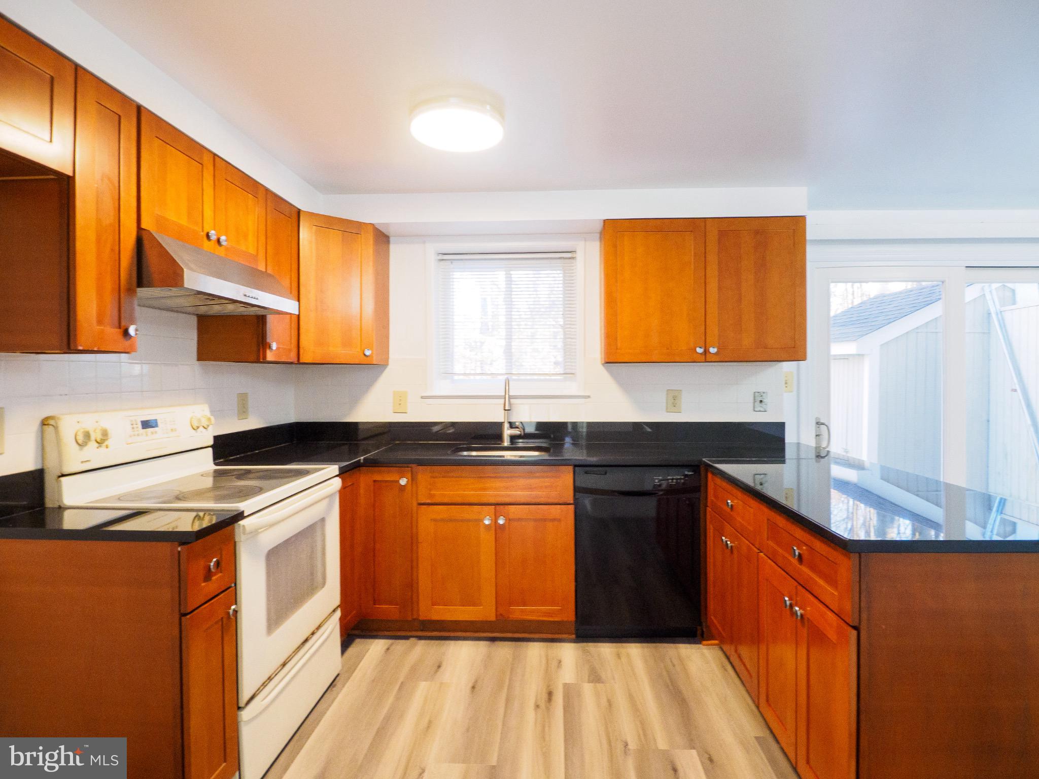 FLINTS GROVE - Residential Lease