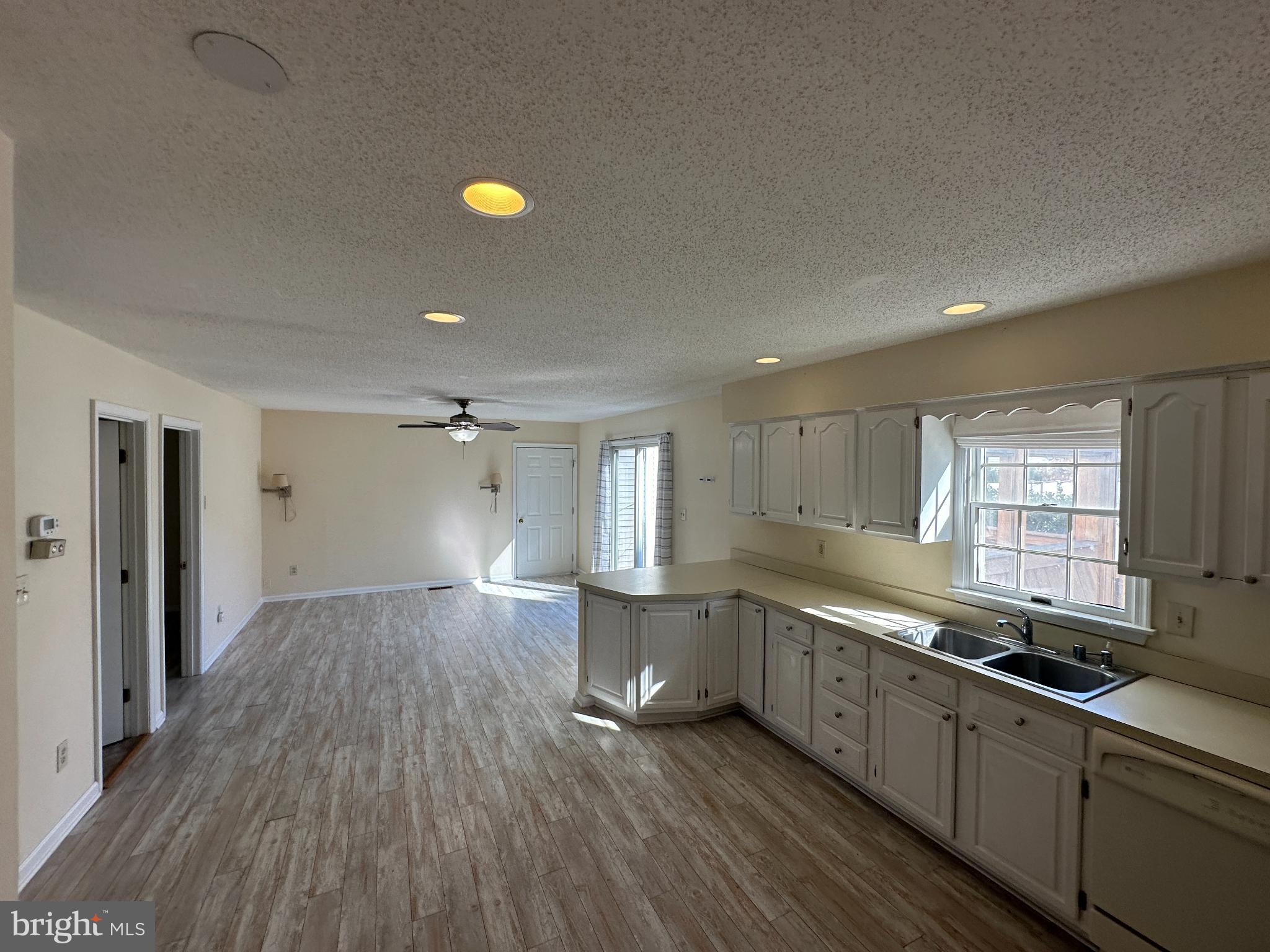 309 W LONDON AVENUE