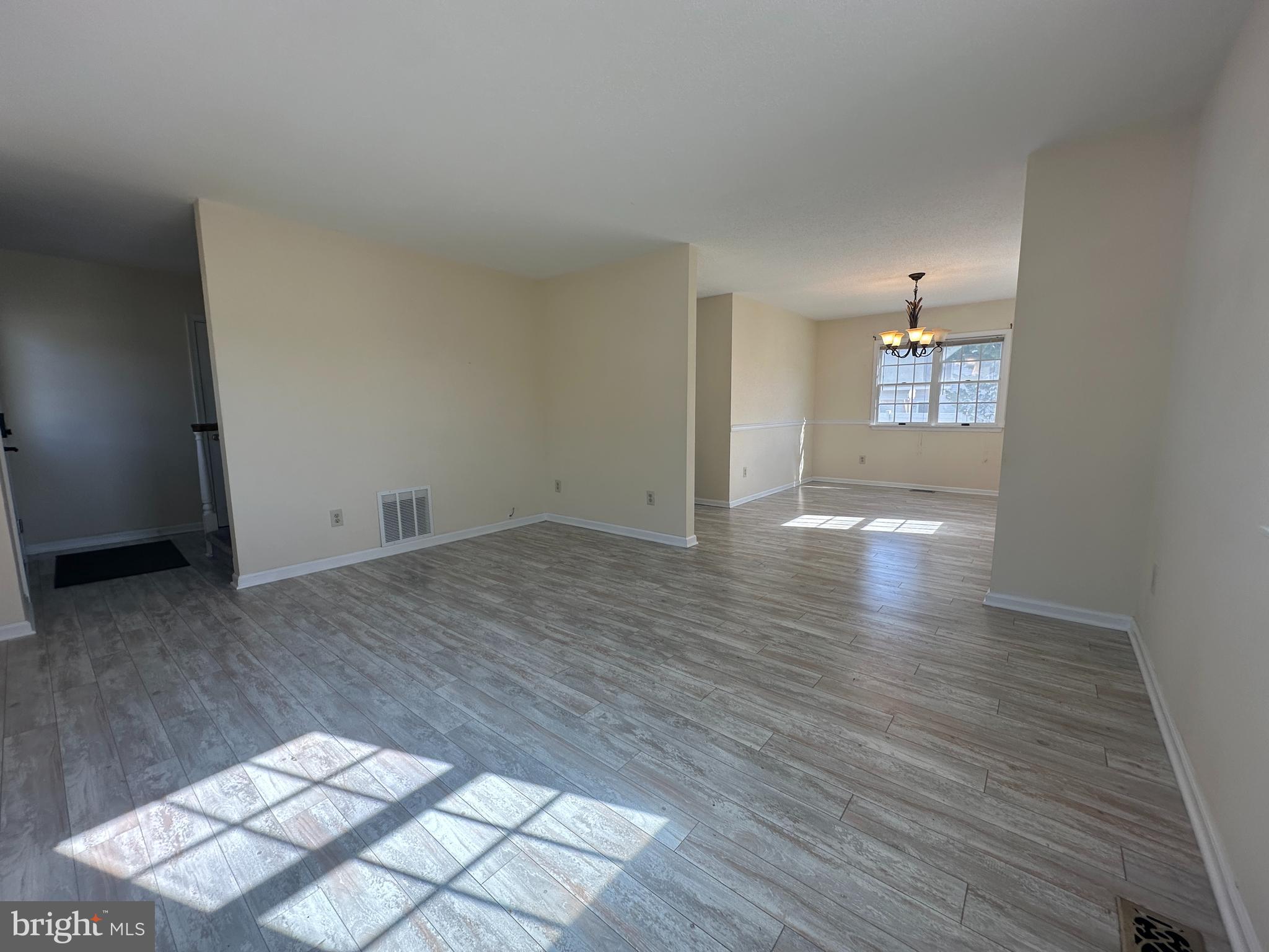 309 W LONDON AVENUE