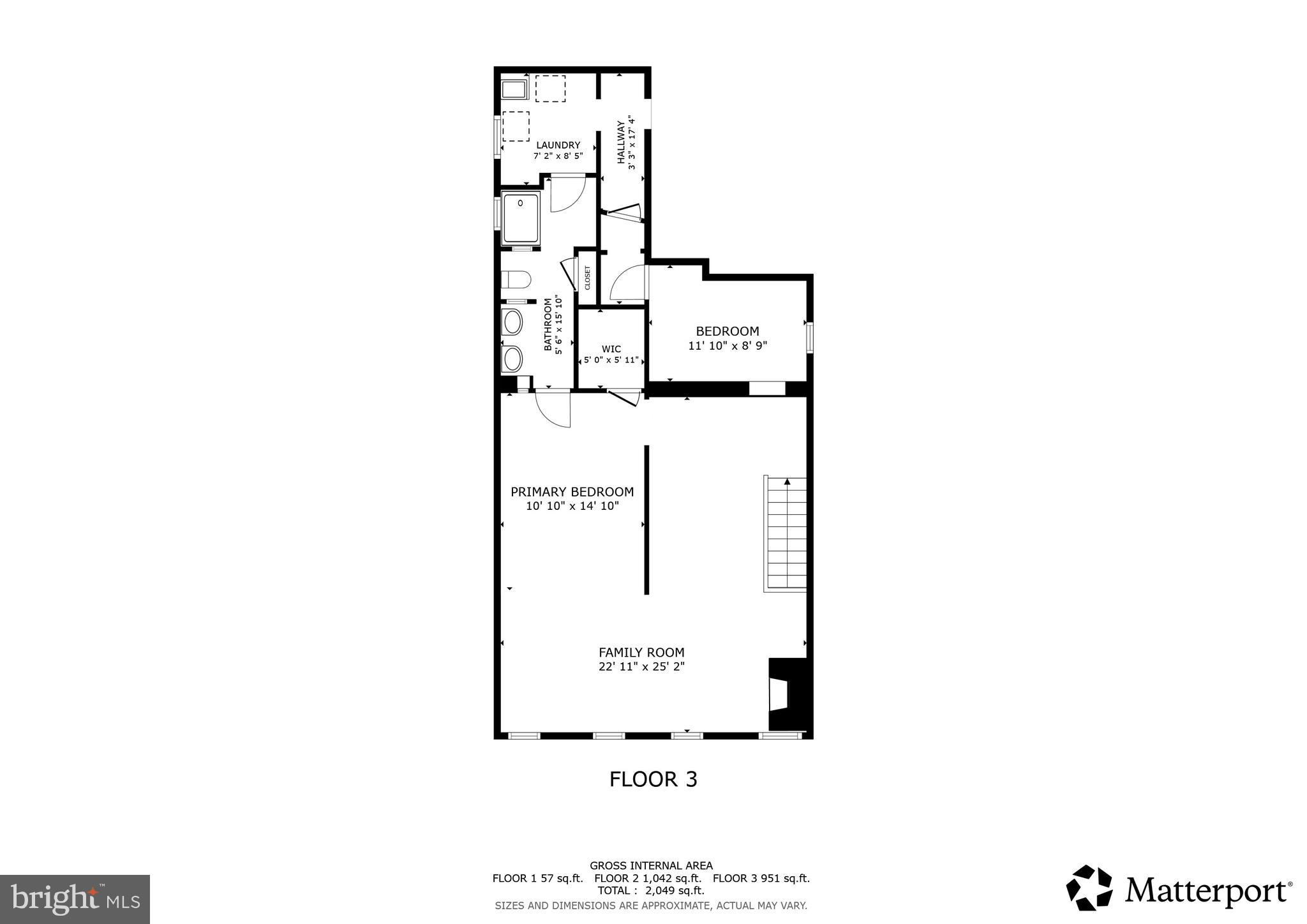 Main image without alt text