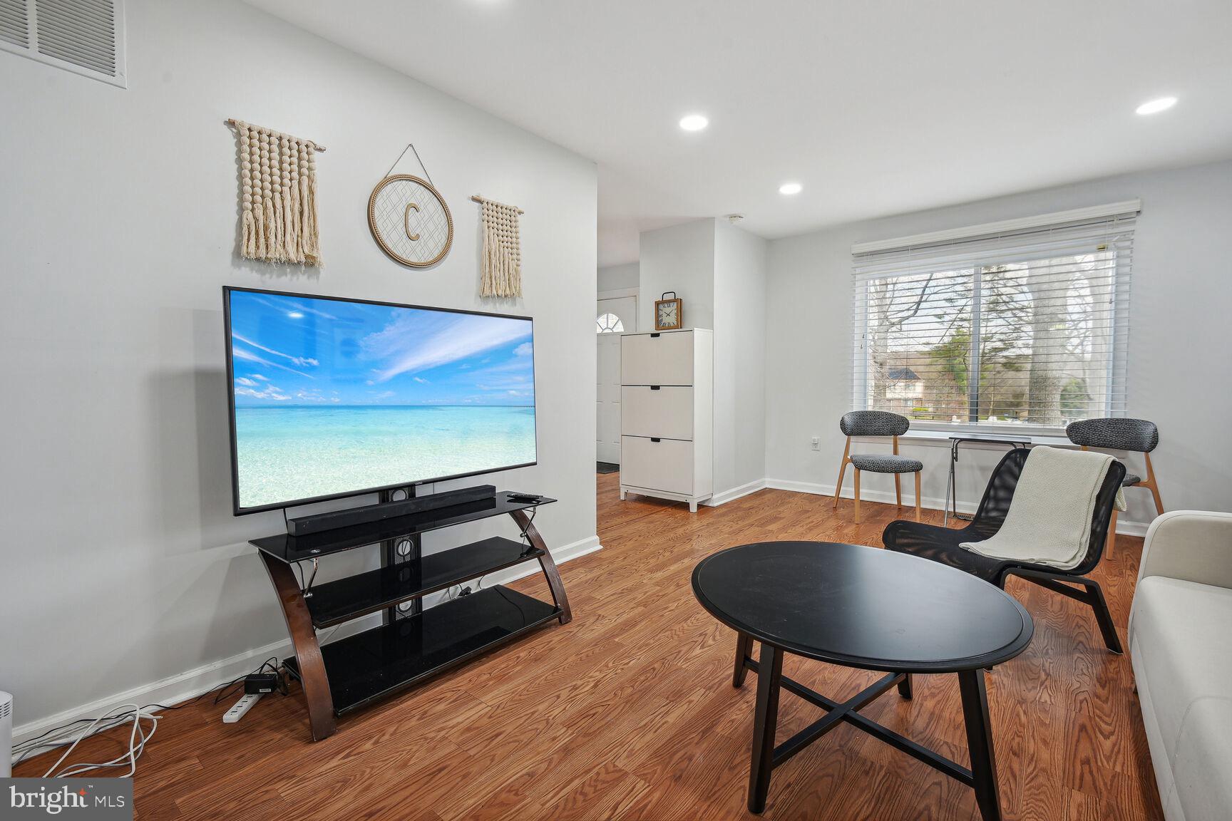 CHARLENE - Residential