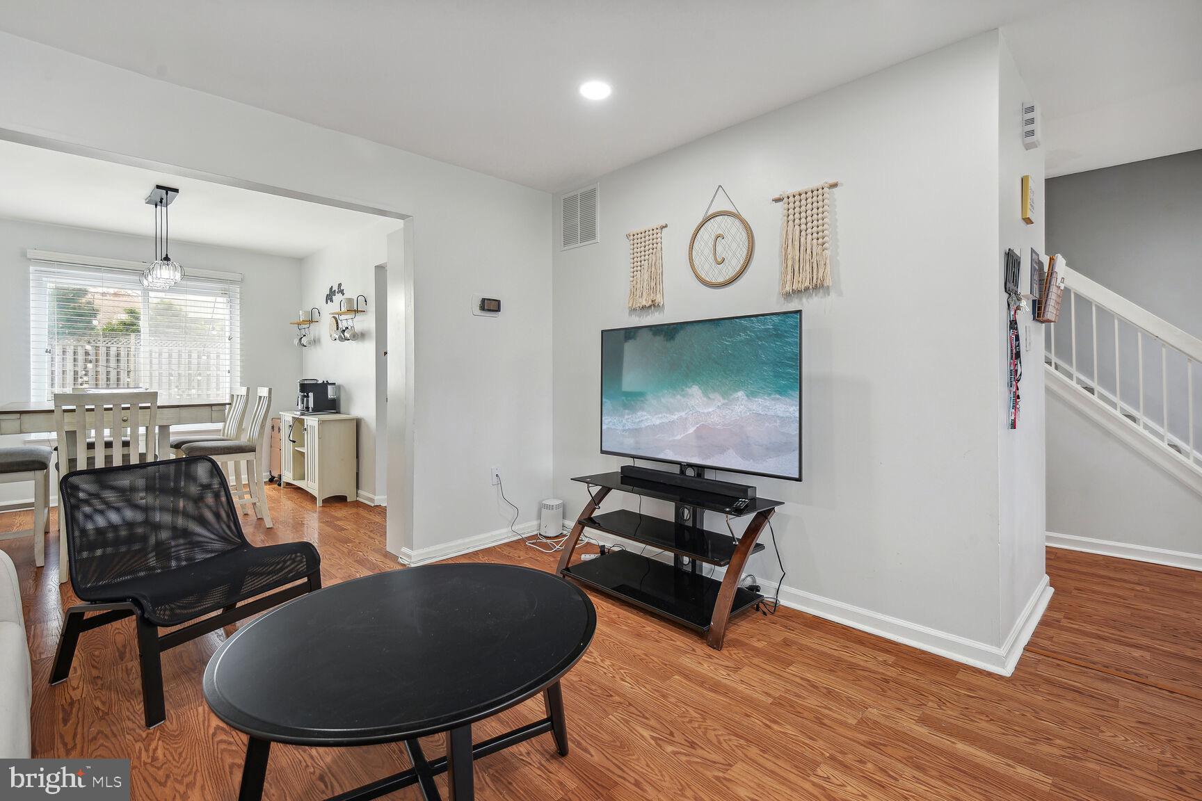 CHARLENE - Residential