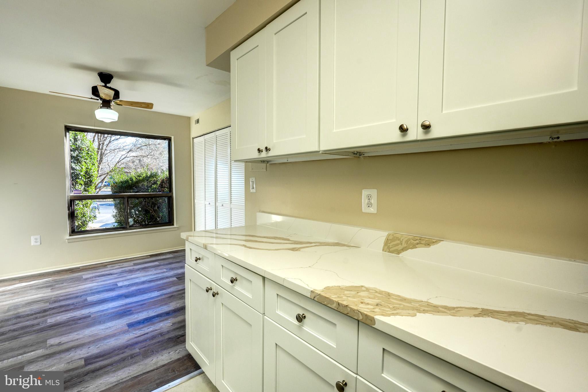 HYDE PARK - Residential