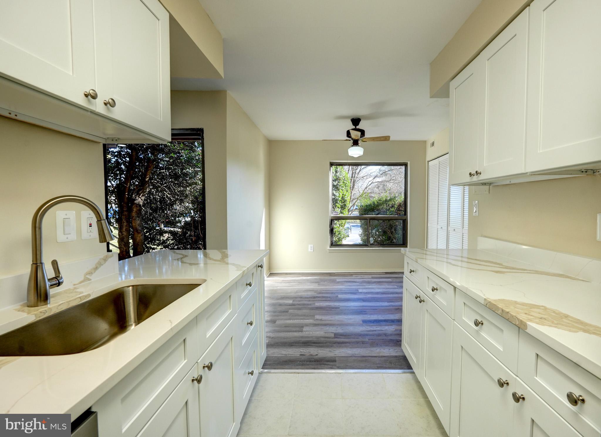 HYDE PARK - Residential