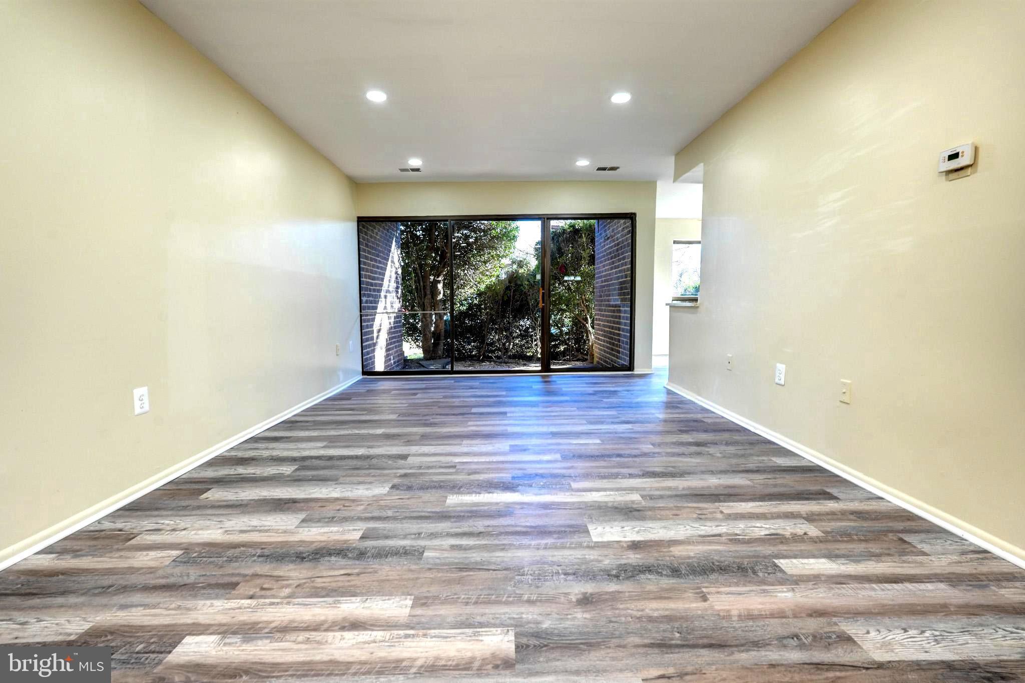 HYDE PARK - Residential