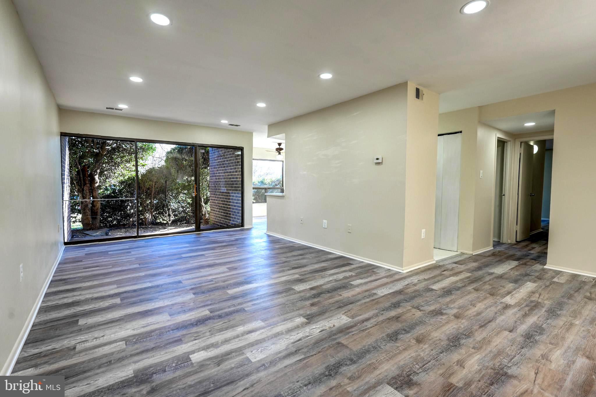 HYDE PARK - Residential