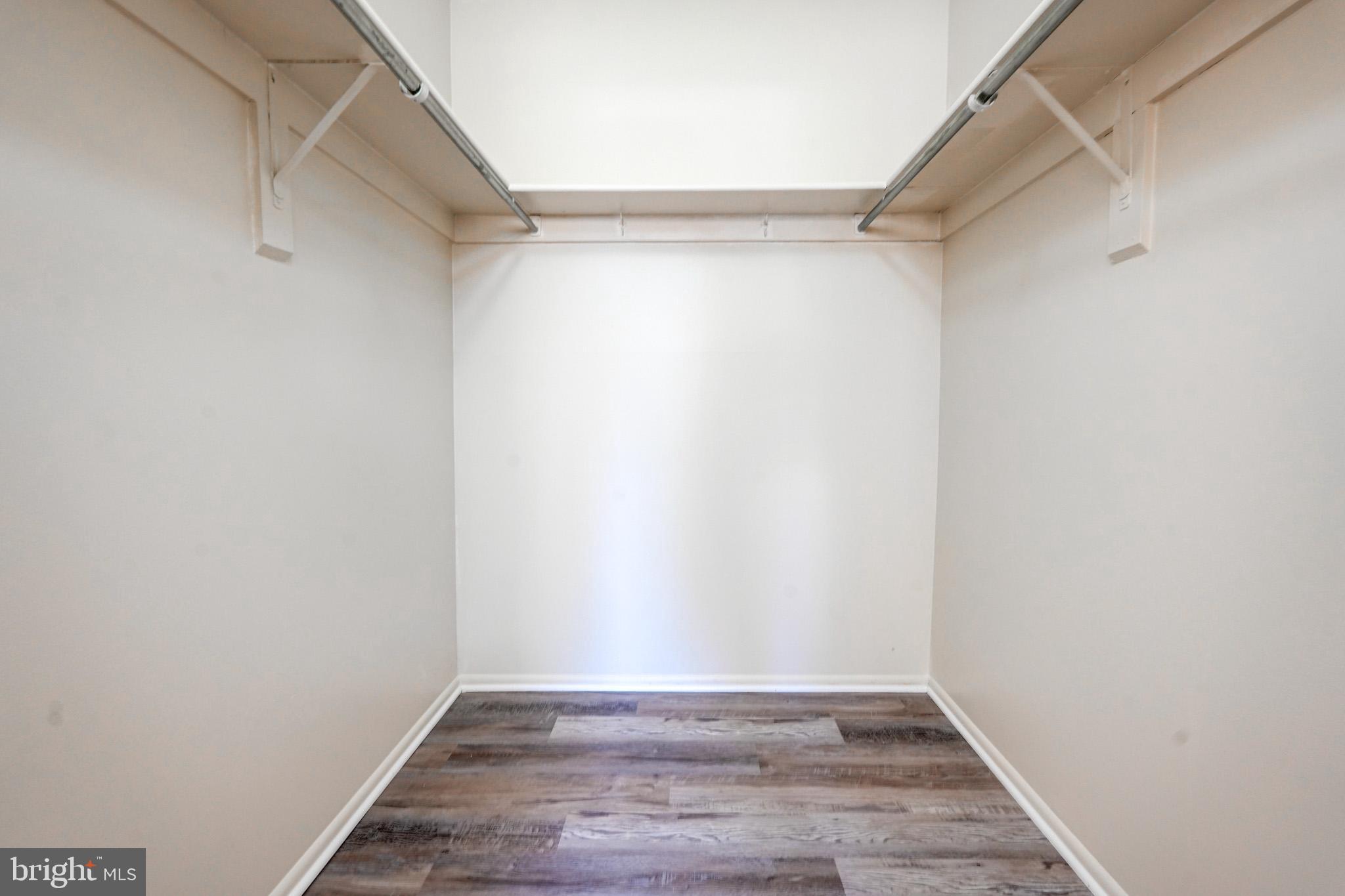 HYDE PARK - Residential