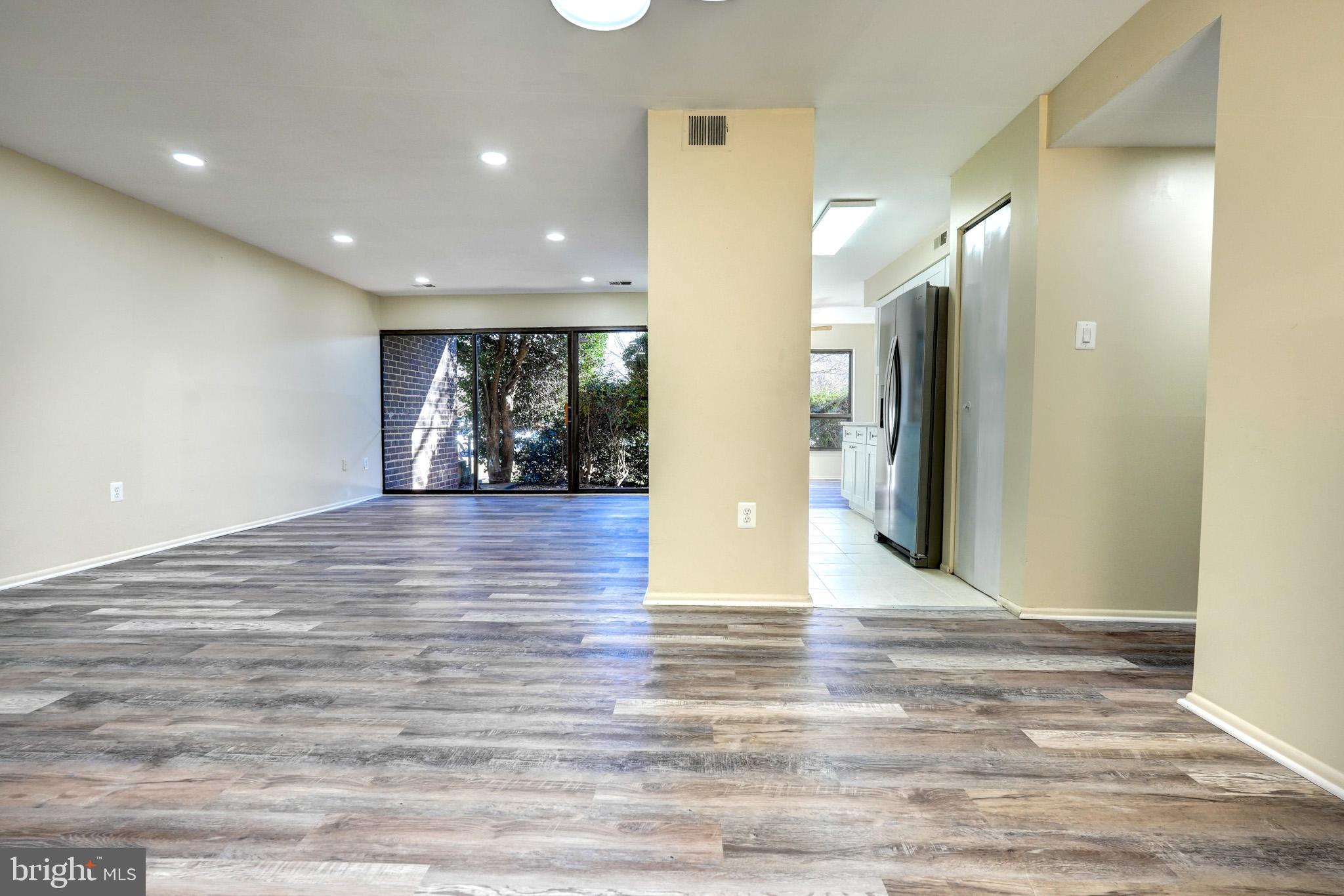 HYDE PARK - Residential