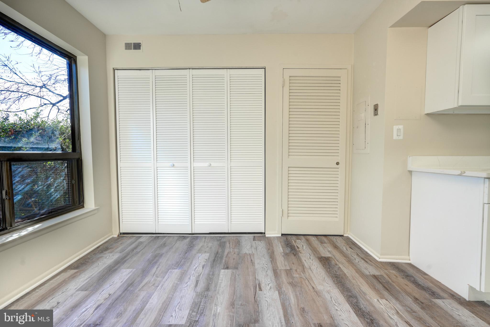 HYDE PARK - Residential