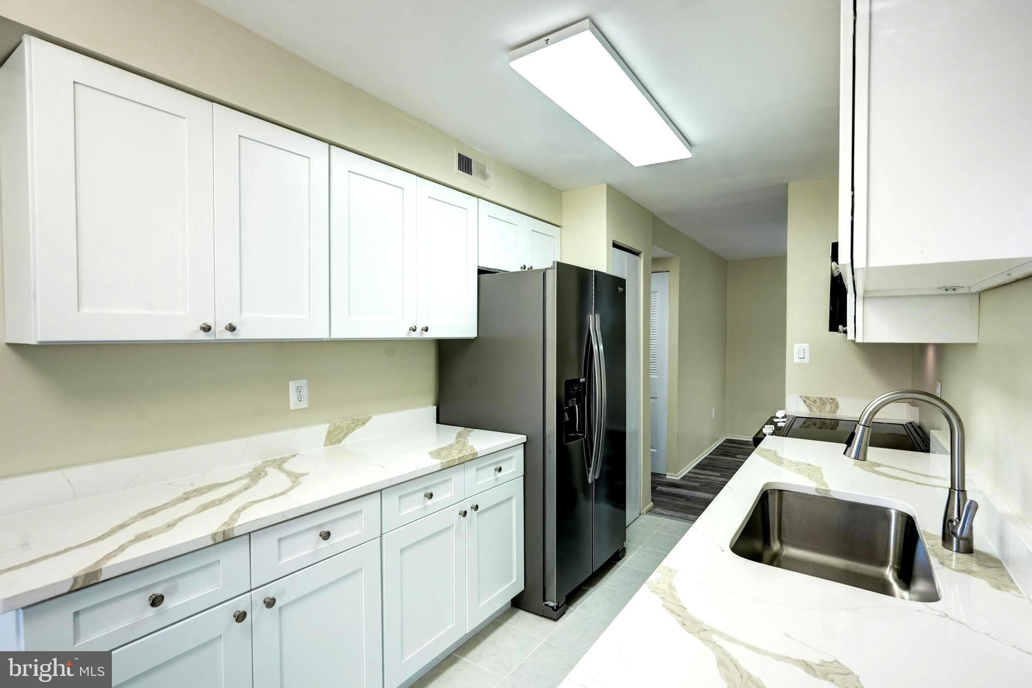 HYDE PARK - Residential