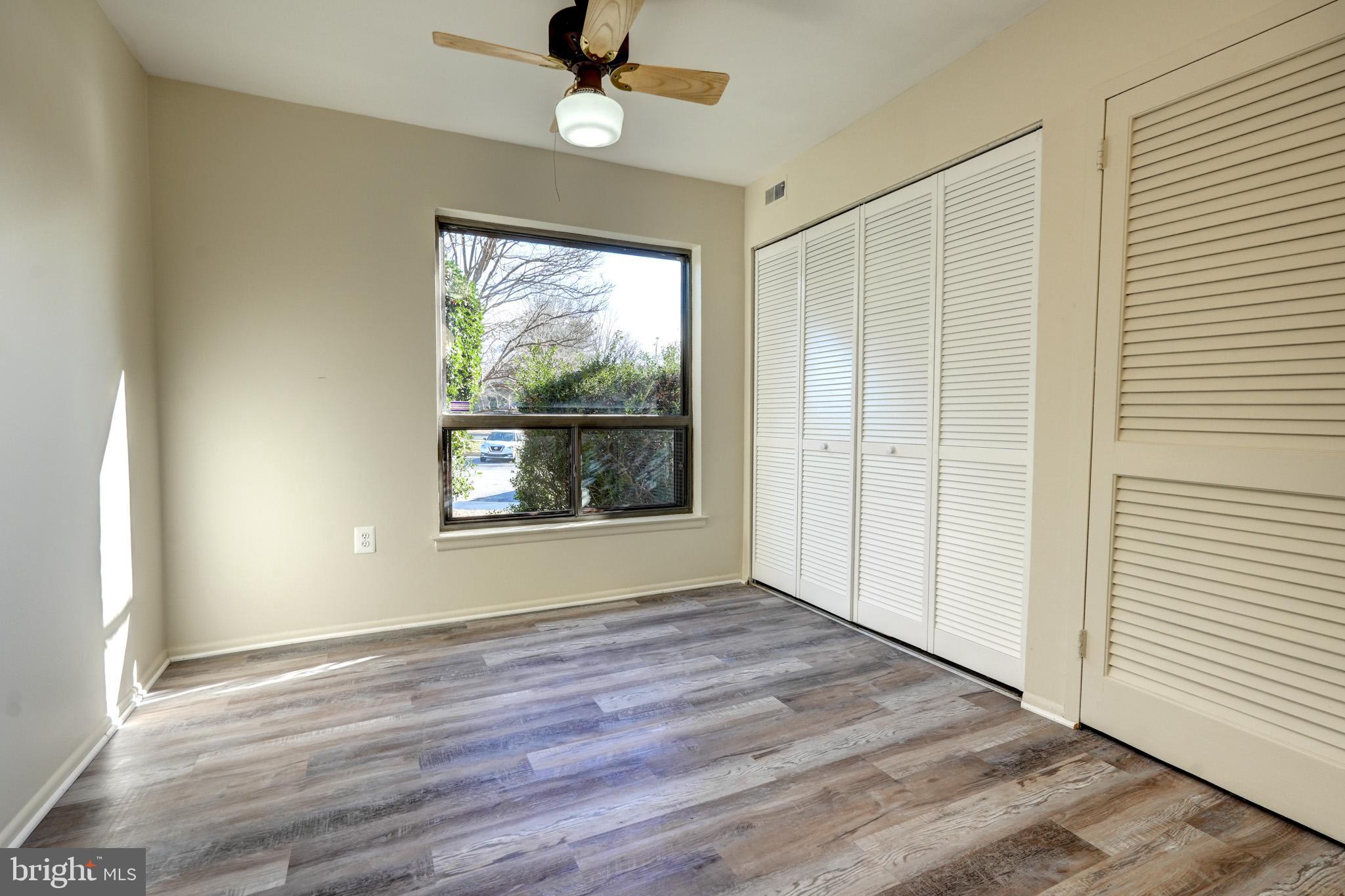 HYDE PARK - Residential